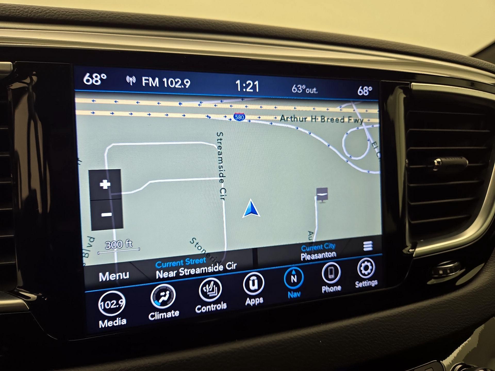 Thumbnail: 2018 Chrysler Pacifica - 14