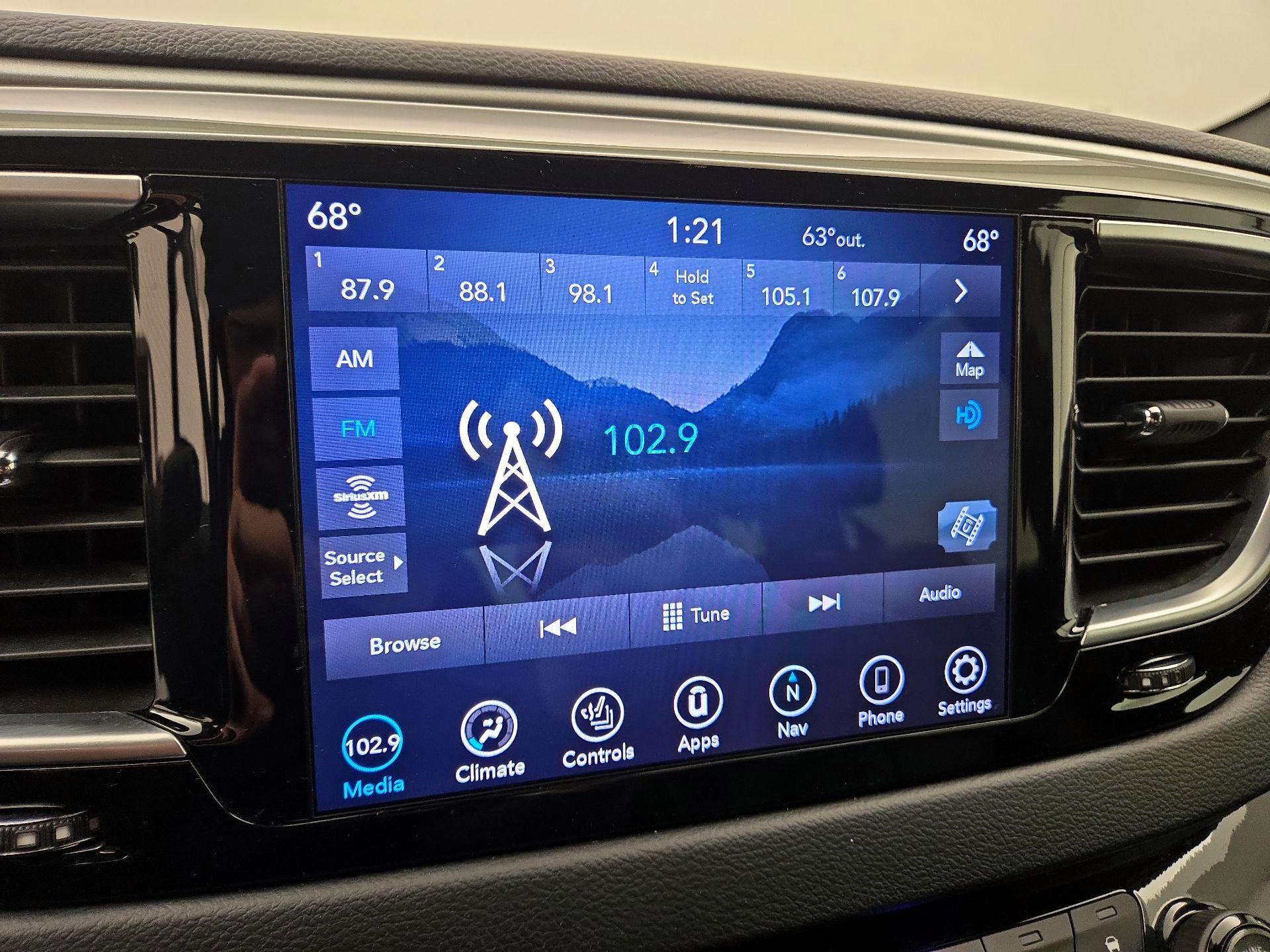 Thumbnail: 2018 Chrysler Pacifica - 16