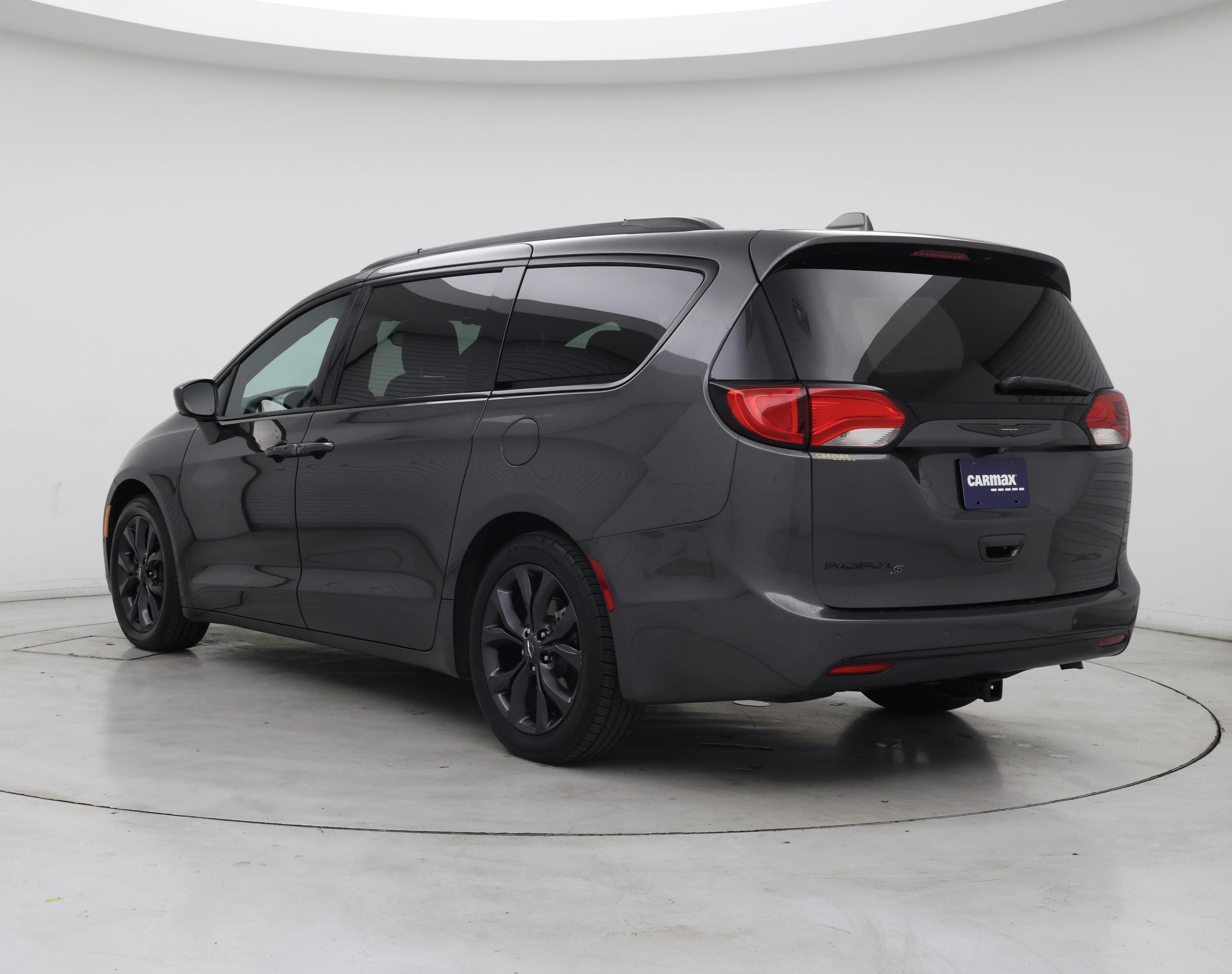 Thumbnail: 2018 Chrysler Pacifica - 2