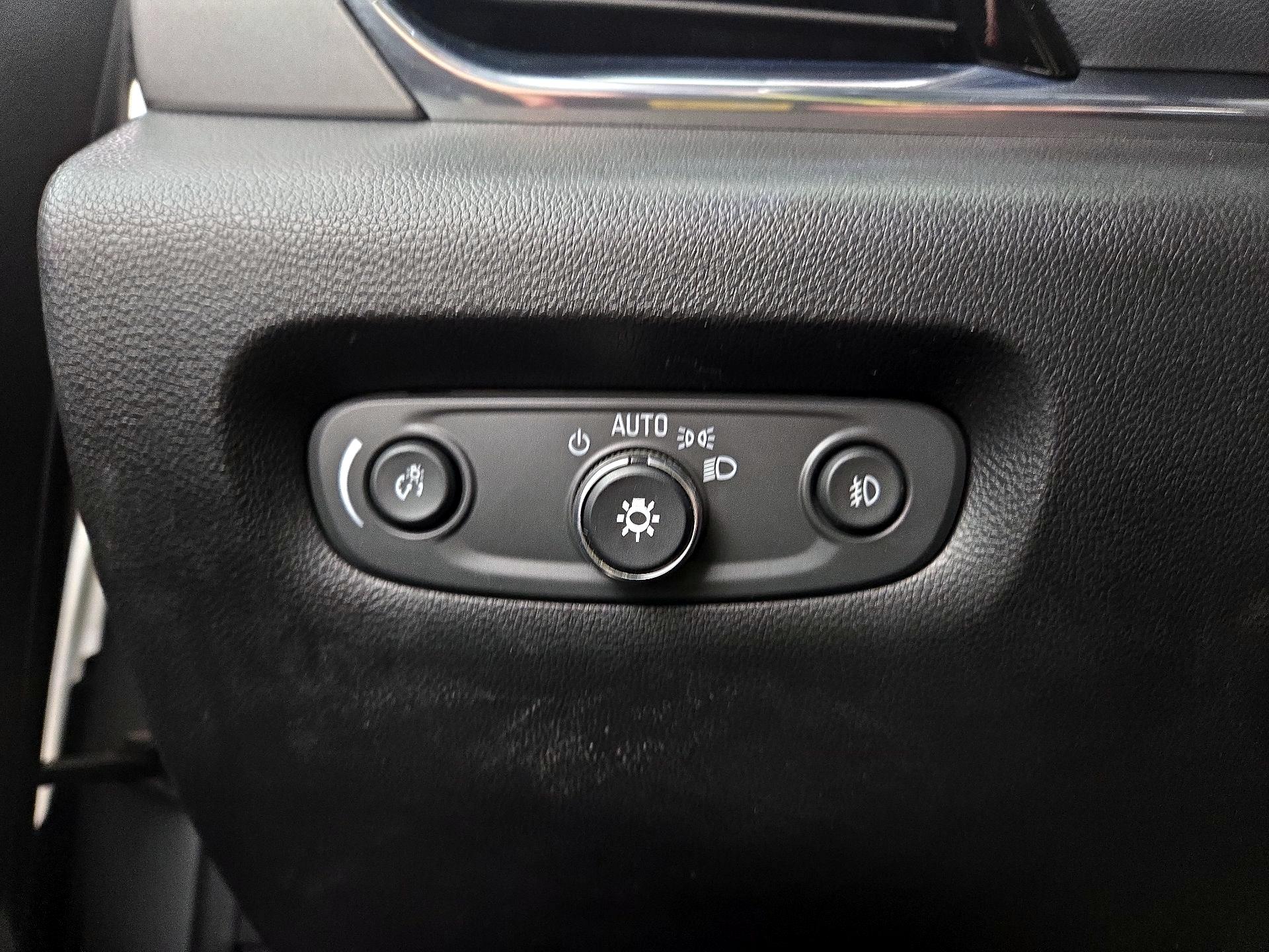 Thumbnail: 2020 Chevrolet Traverse - 13