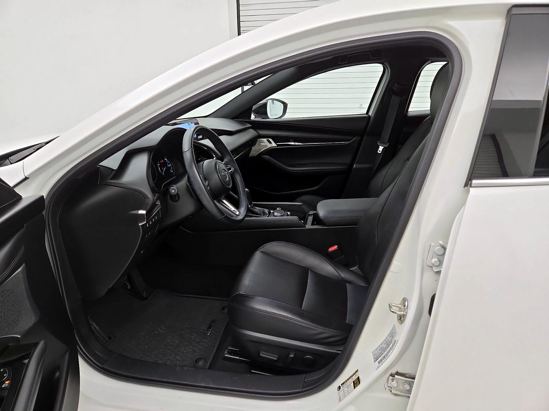 Thumbnail: 2021 Mazda Mazda3 - 11