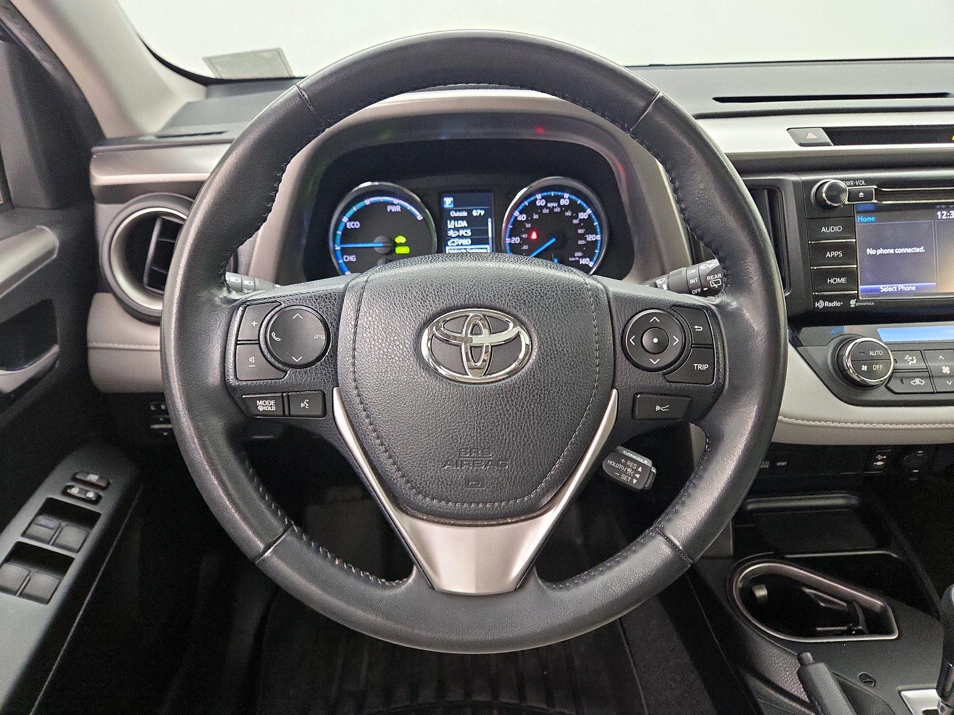 Thumbnail: 2017 Toyota RAV4 - 10