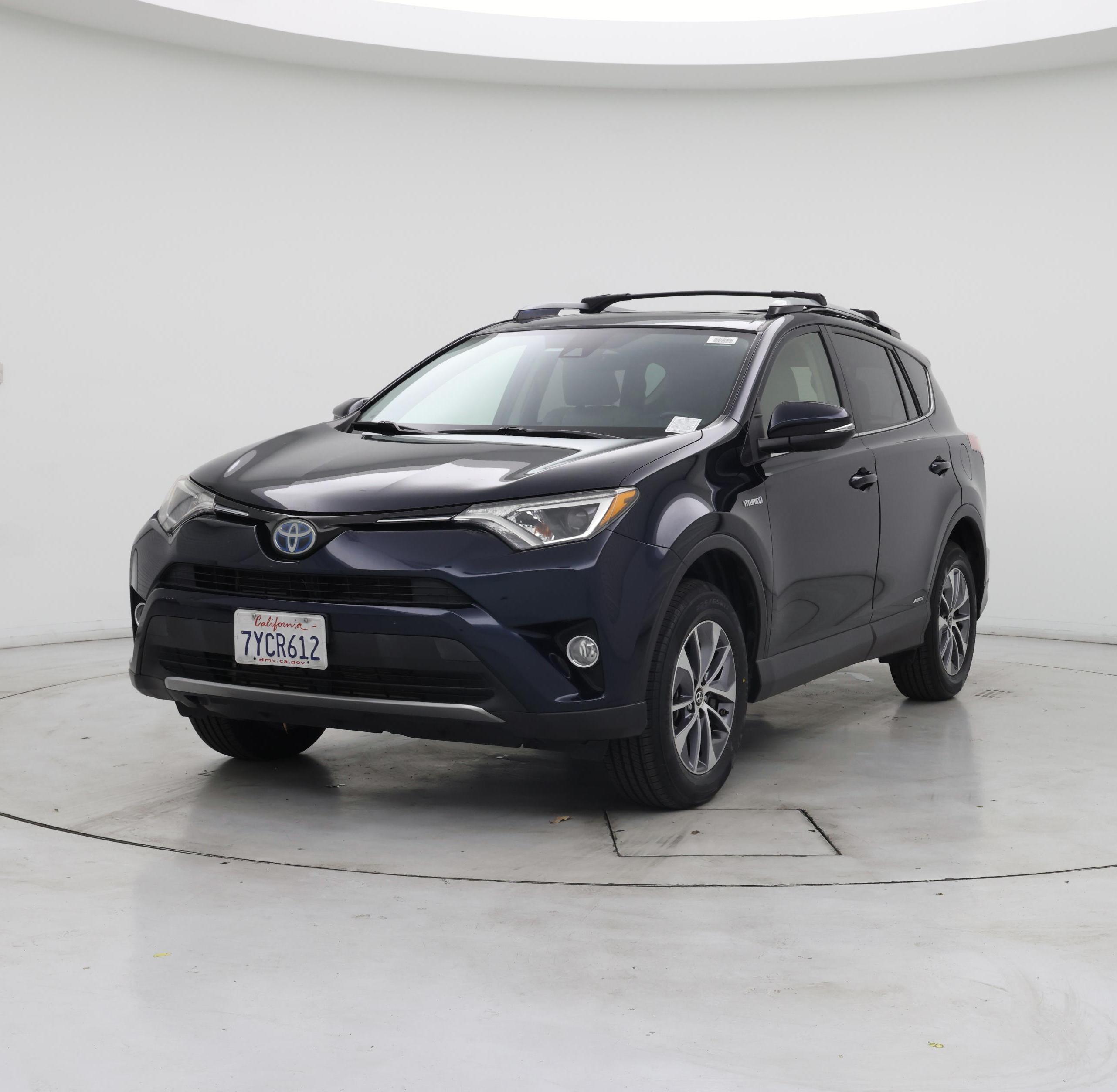 Thumbnail: 2017 Toyota RAV4 - 4