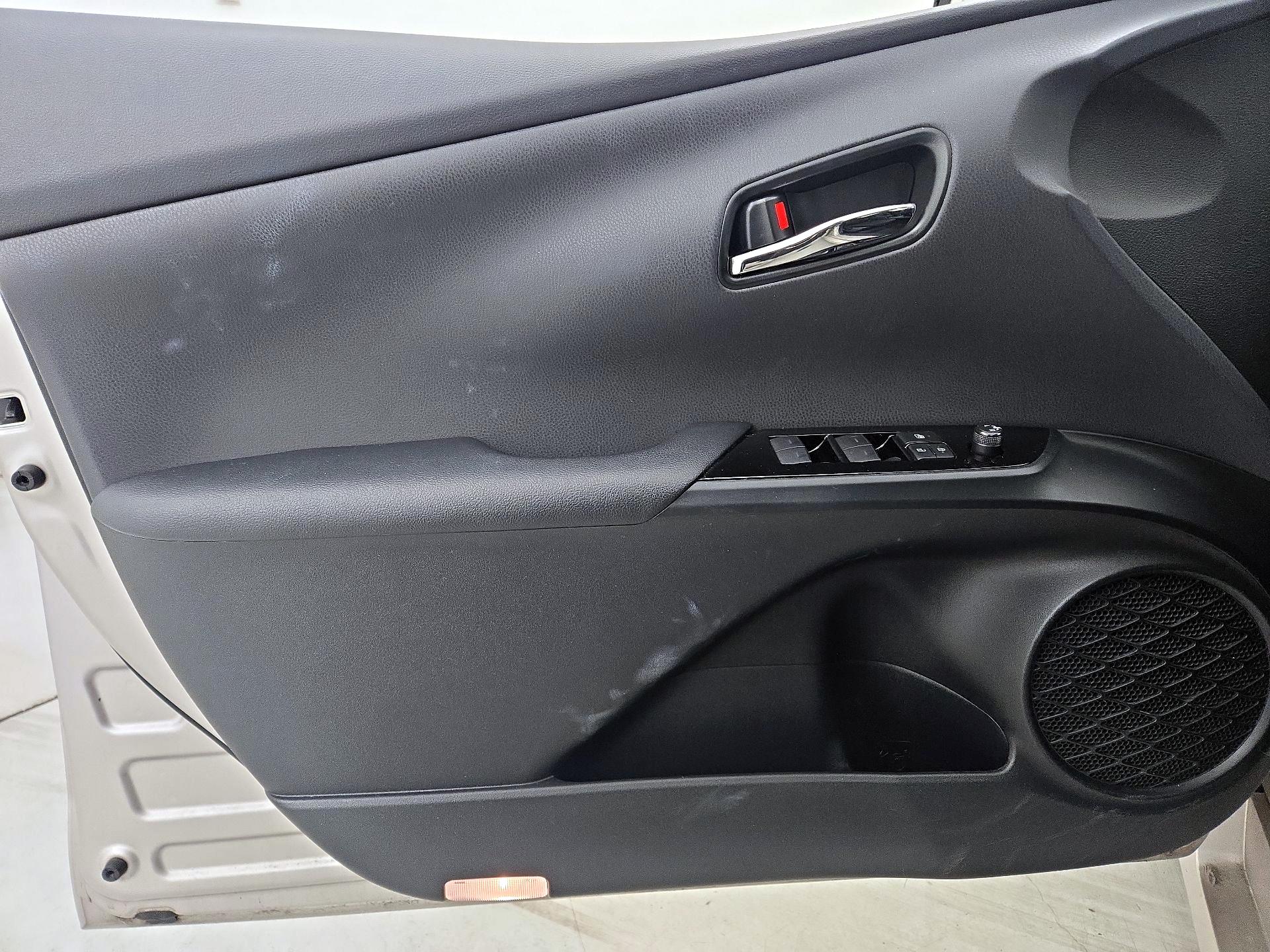 Thumbnail: 2020 Toyota Prius Prime - 12