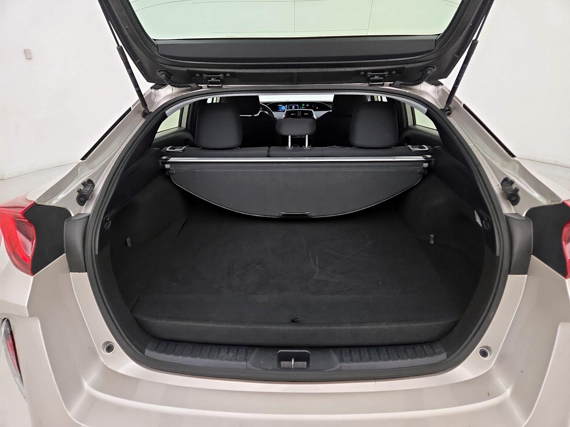 Thumbnail: 2020 Toyota Prius Prime - 19