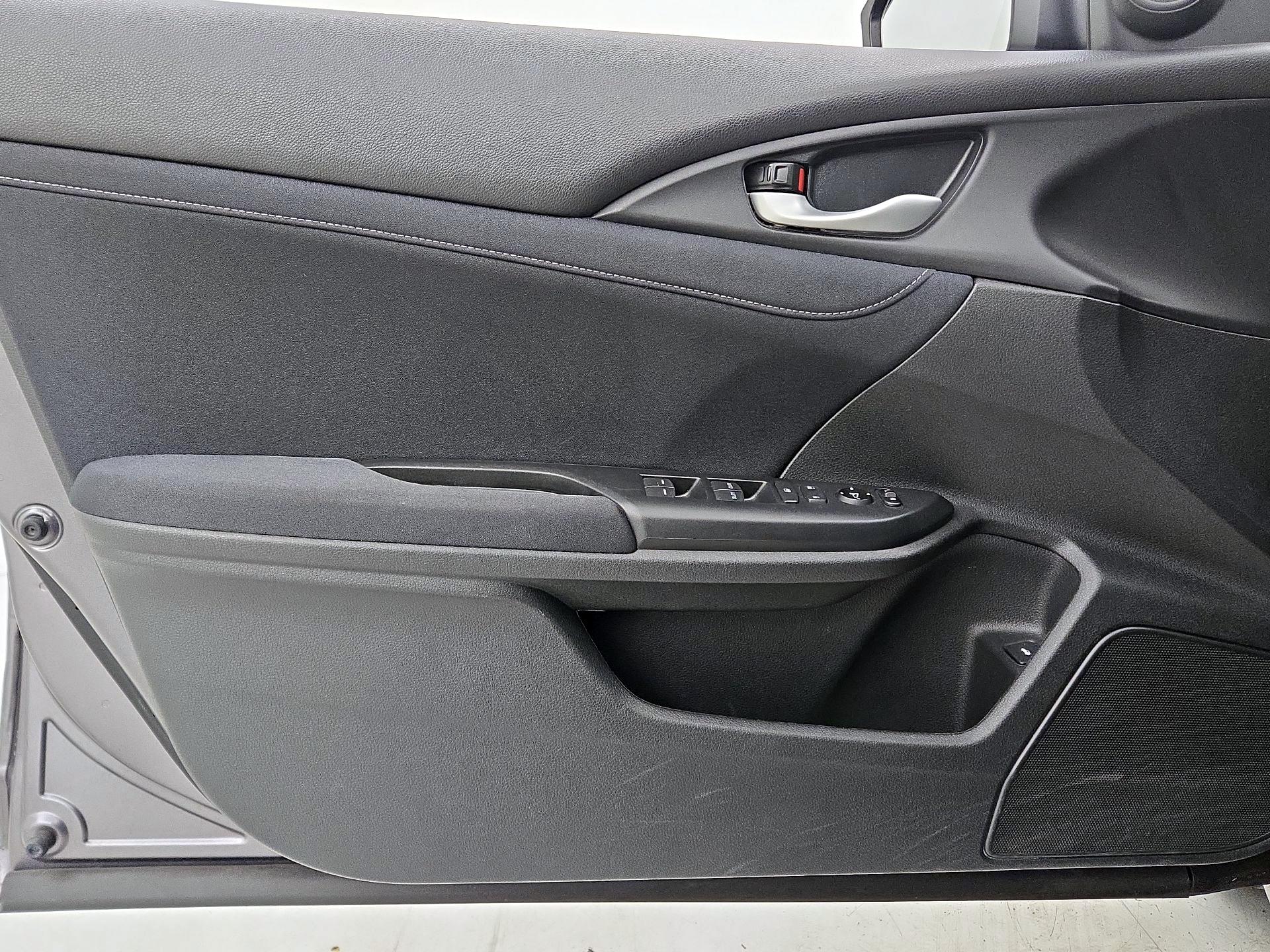 Thumbnail: 2019 Honda Insight - 12