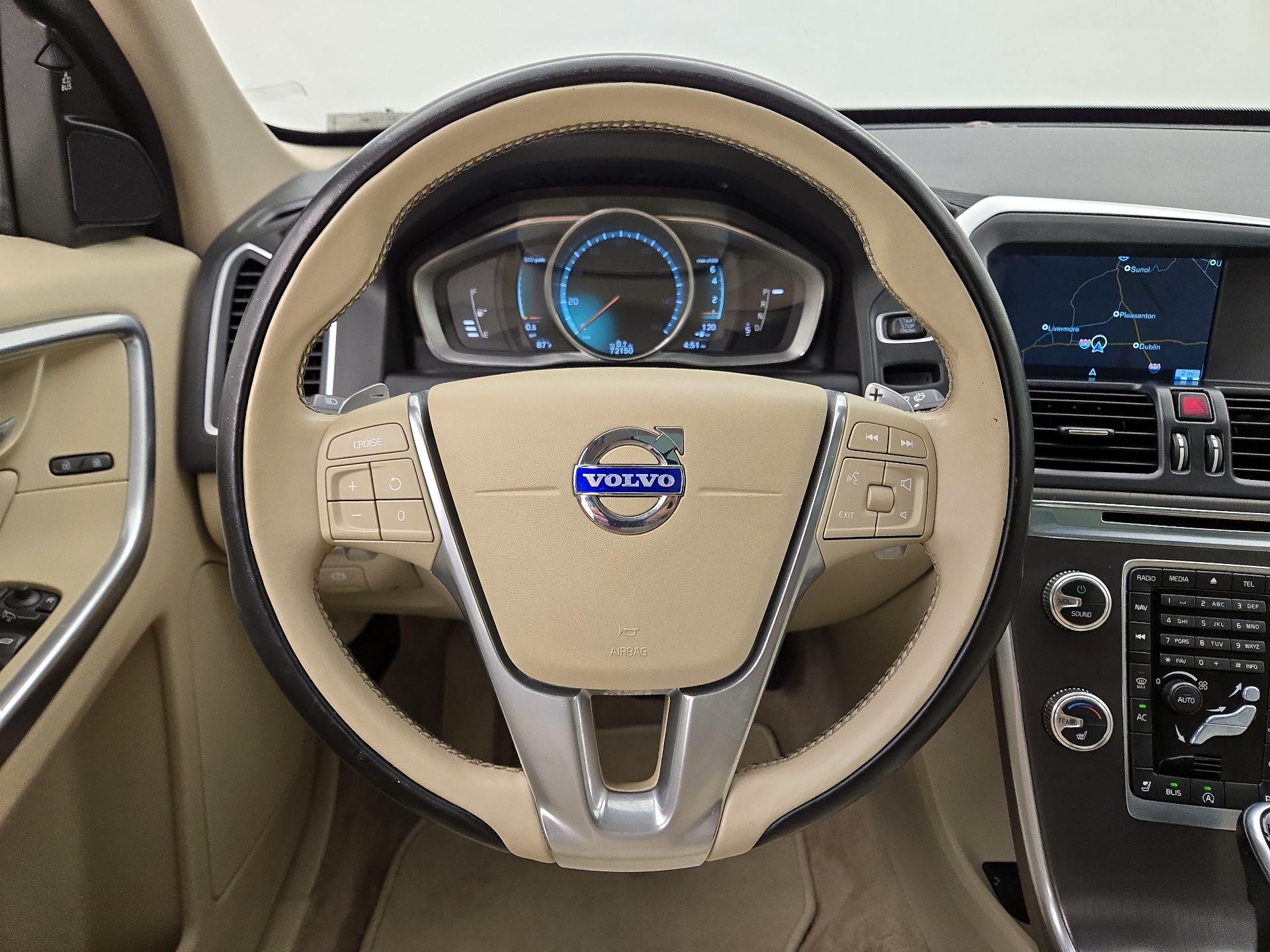 Thumbnail: 2015 Volvo XC60 - 10