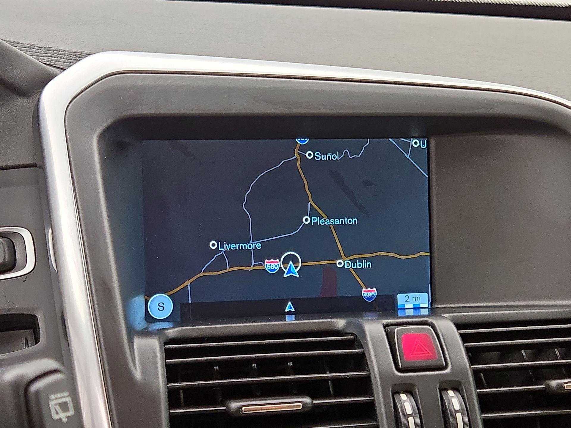 Thumbnail: 2015 Volvo XC60 - 14