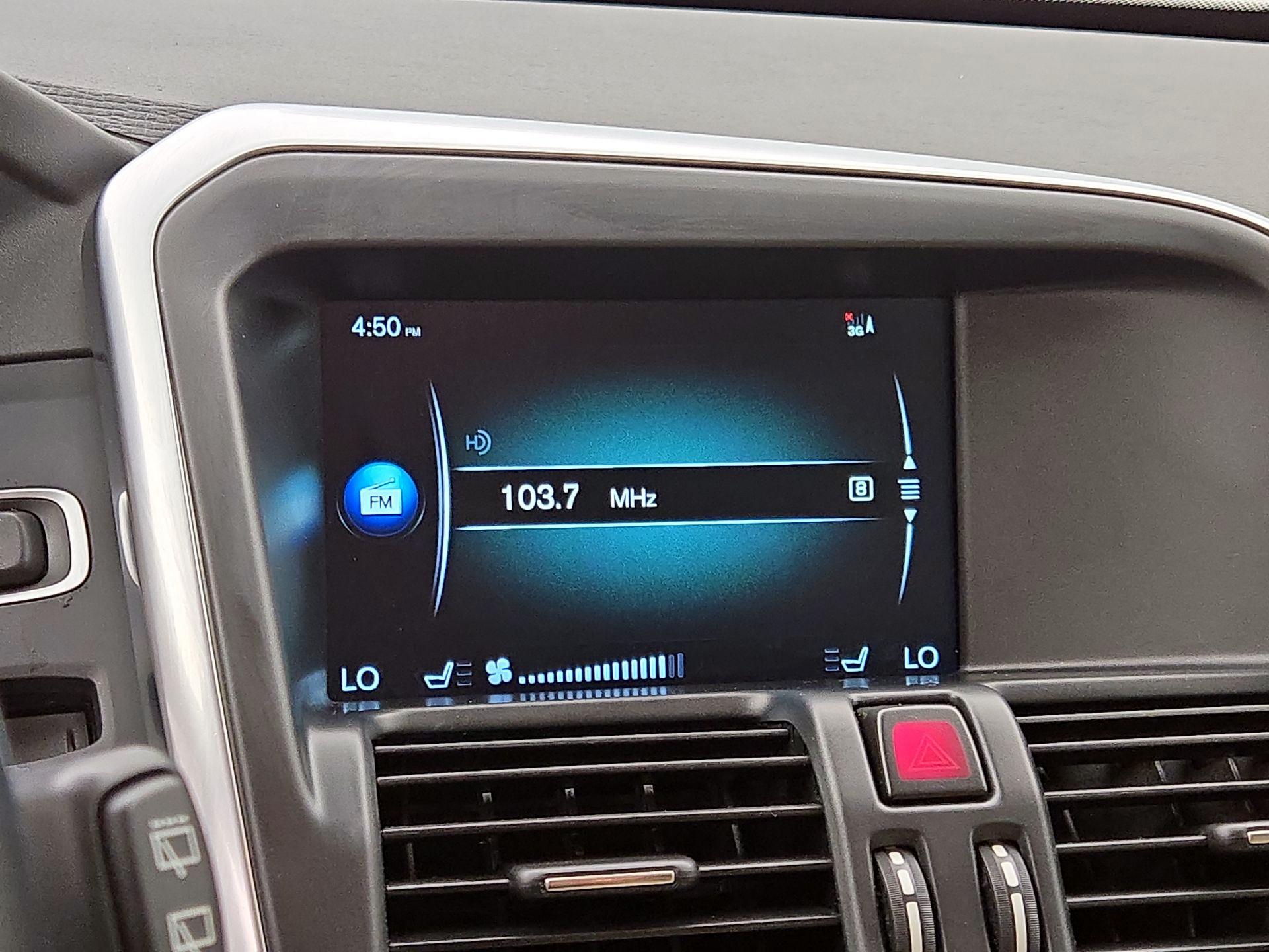 Thumbnail: 2015 Volvo XC60 - 15