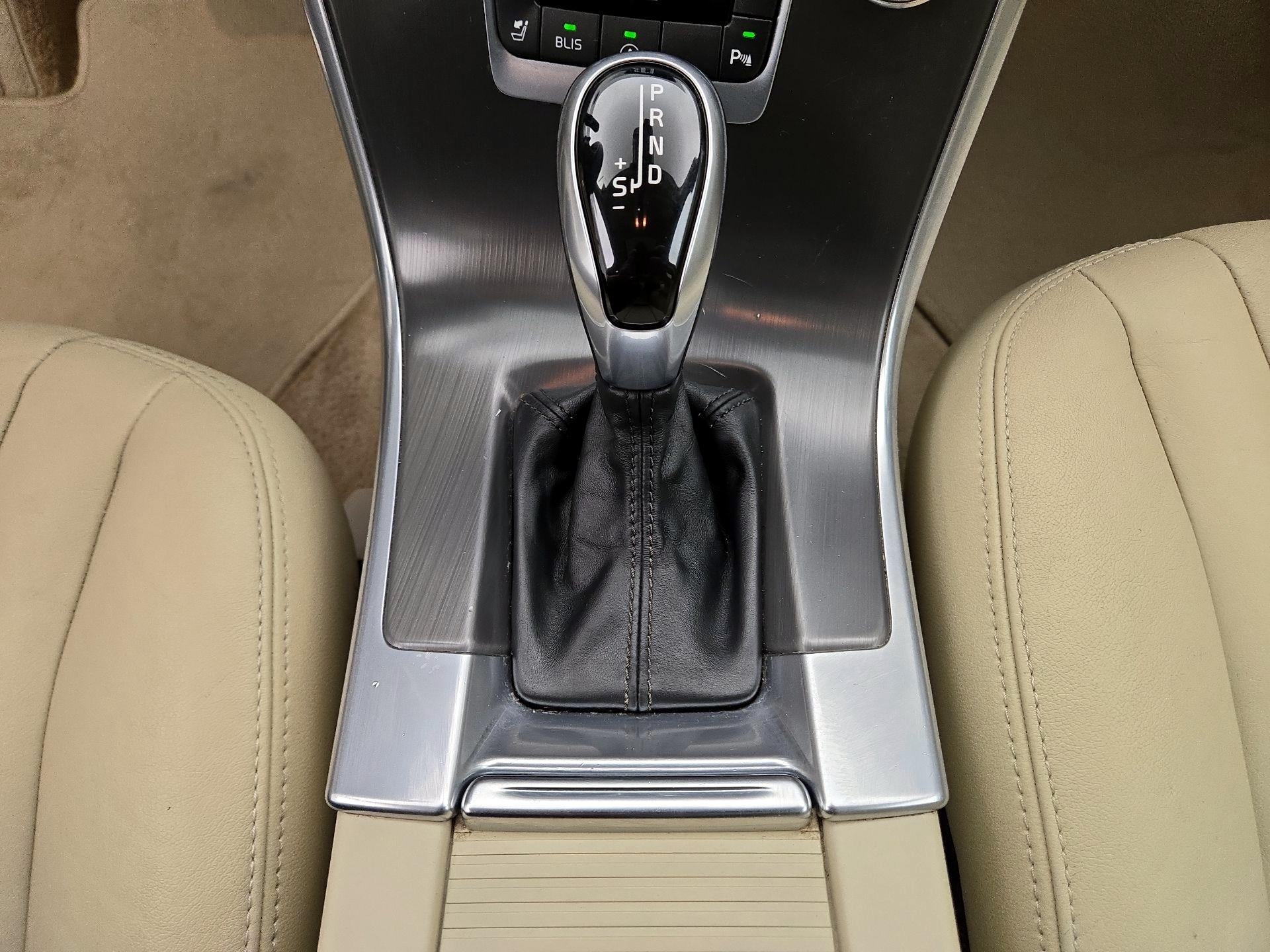 Thumbnail: 2015 Volvo XC60 - 17