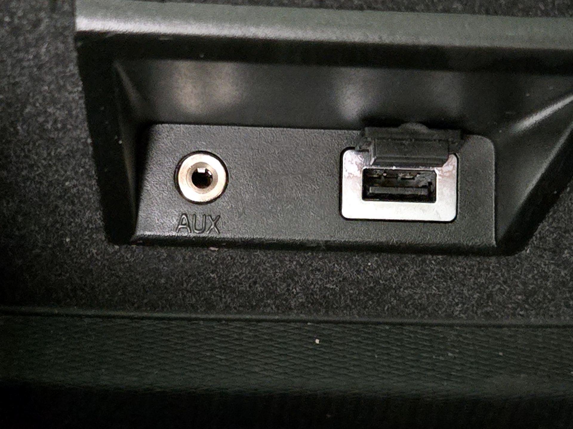 Thumbnail: 2015 Volvo XC60 - 18