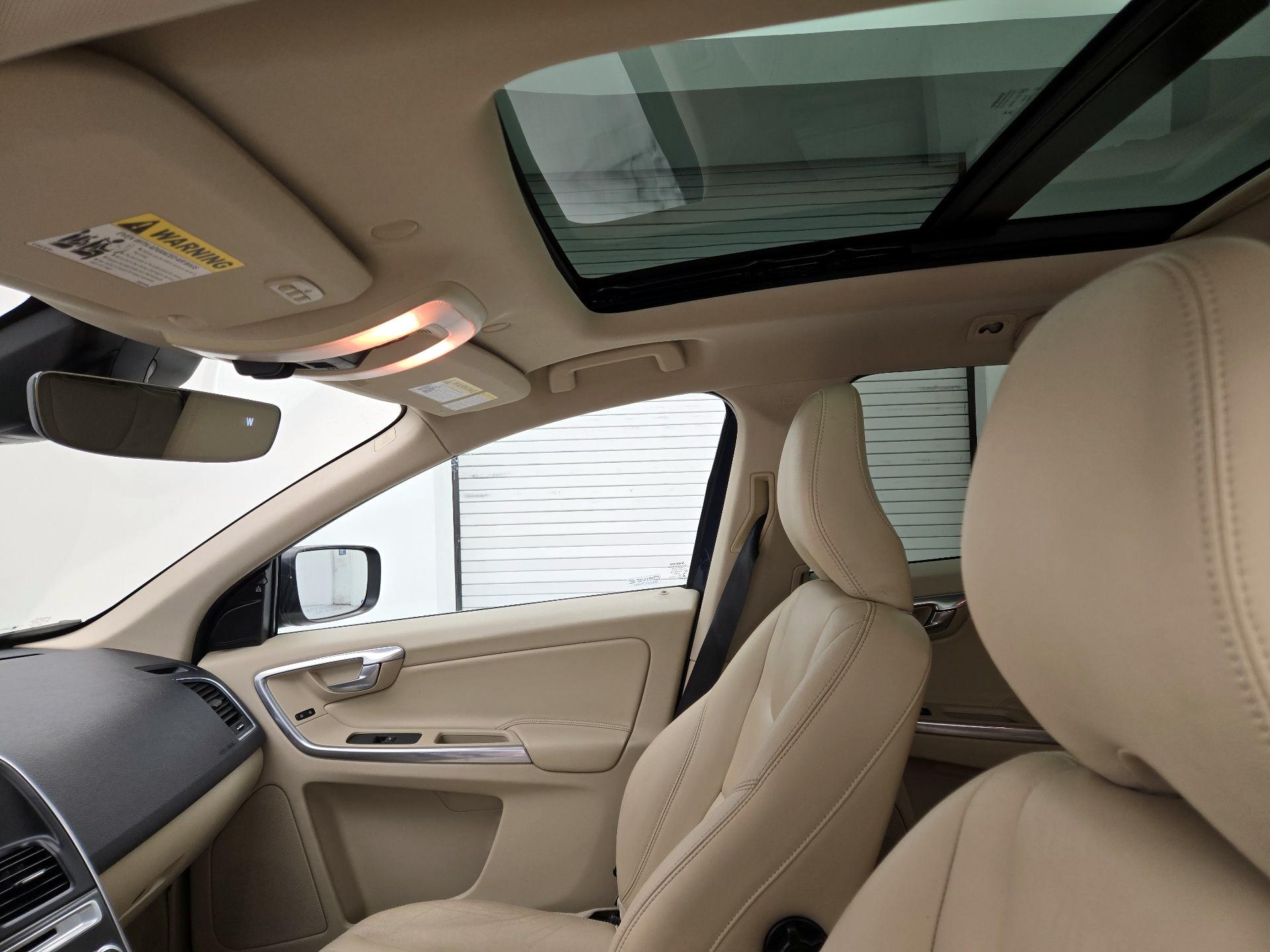 Thumbnail: 2015 Volvo XC60 - 19