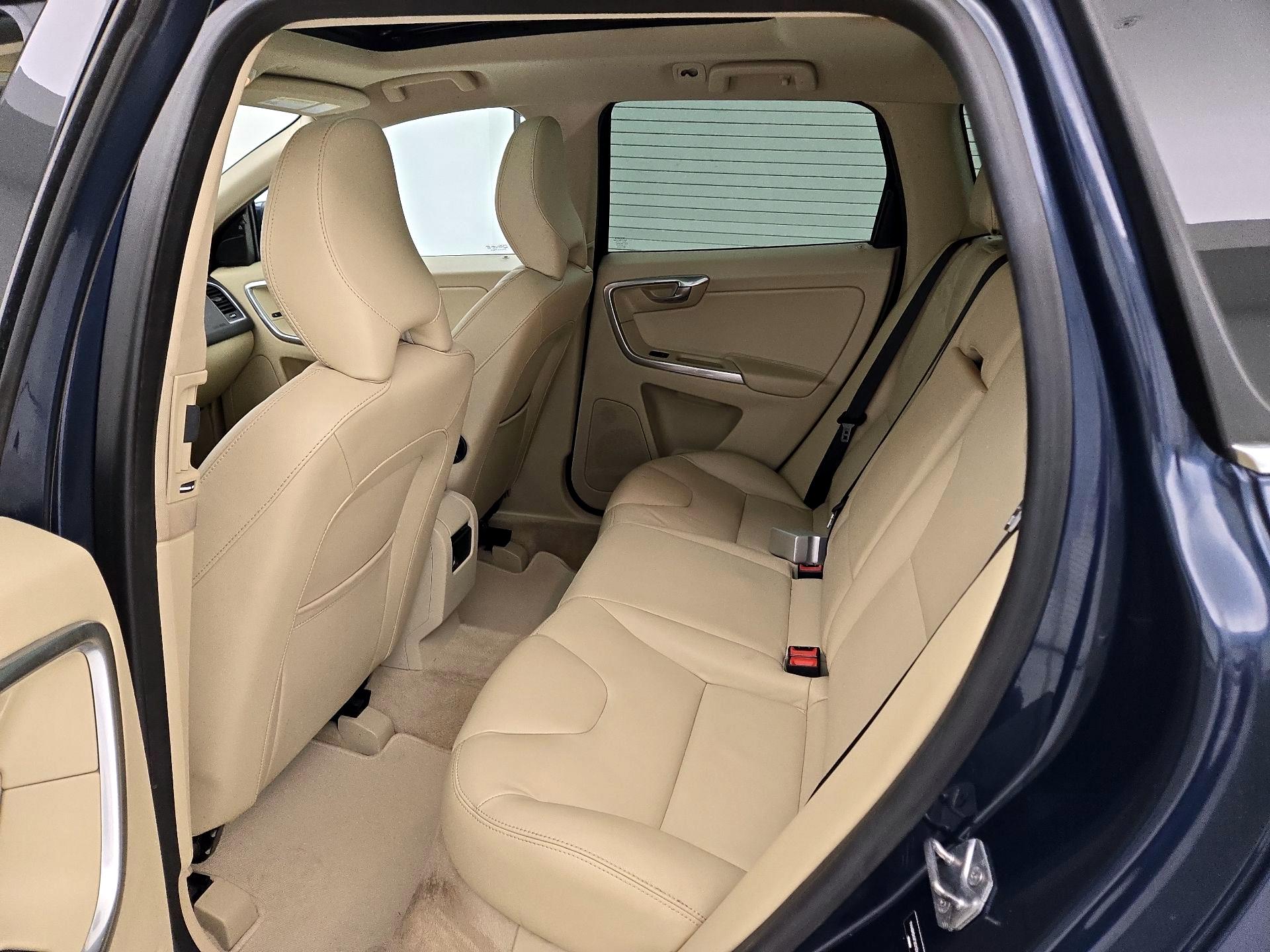 Thumbnail: 2015 Volvo XC60 - 20