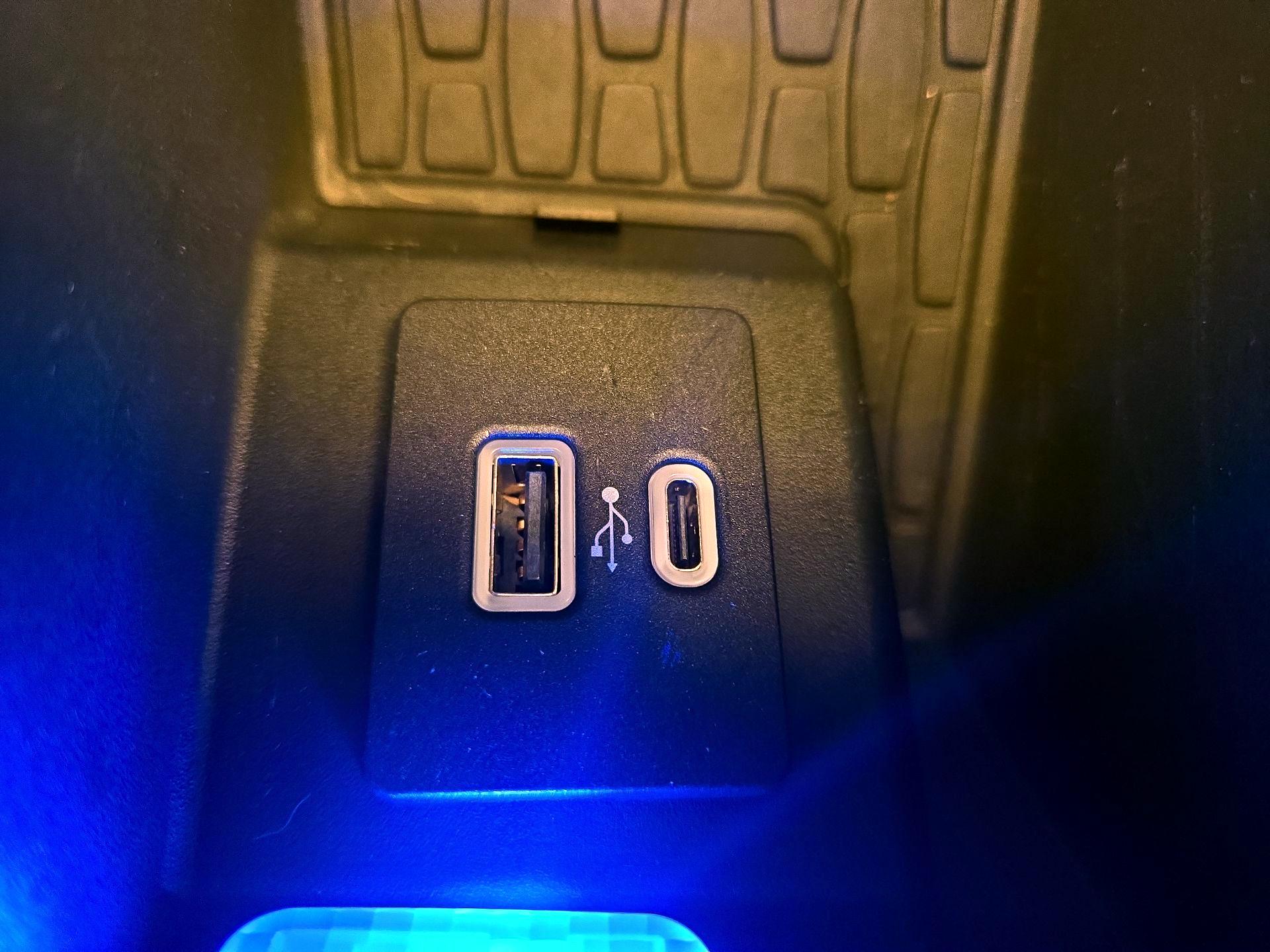 Thumbnail: 2020 Lincoln Aviator - 19