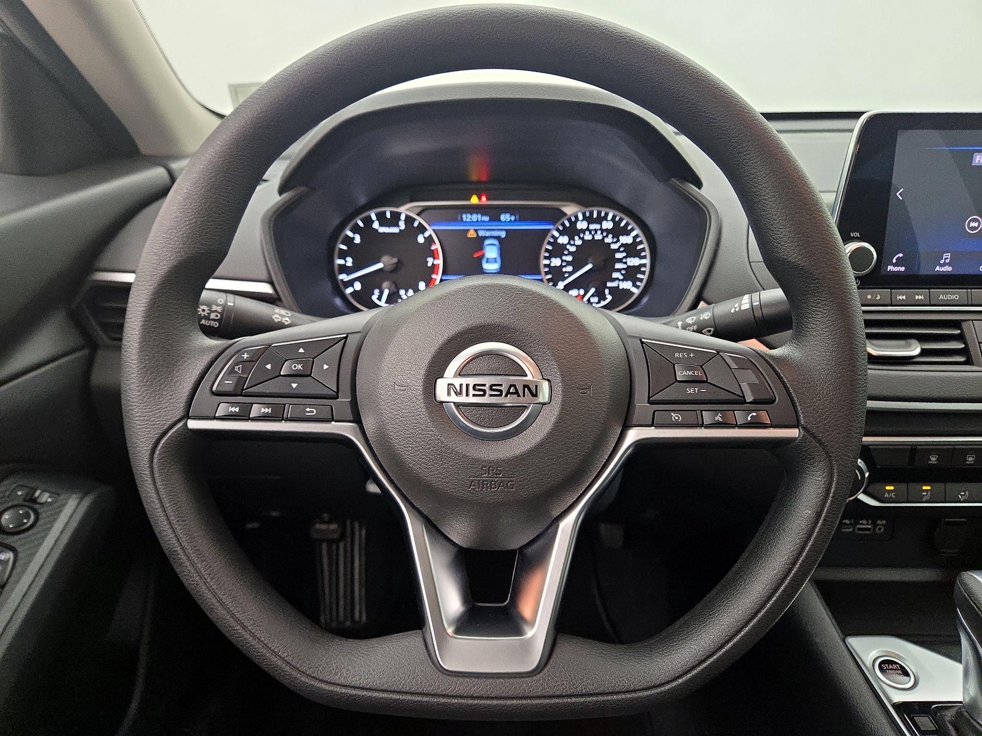 Thumbnail: 2020 Nissan Altima - 10