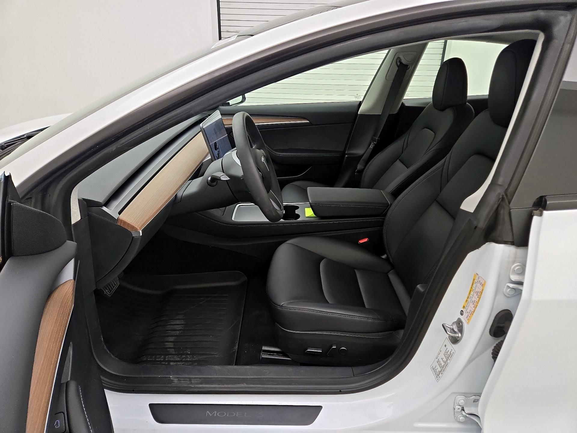 Thumbnail: 2023 Tesla Model 3 - 11