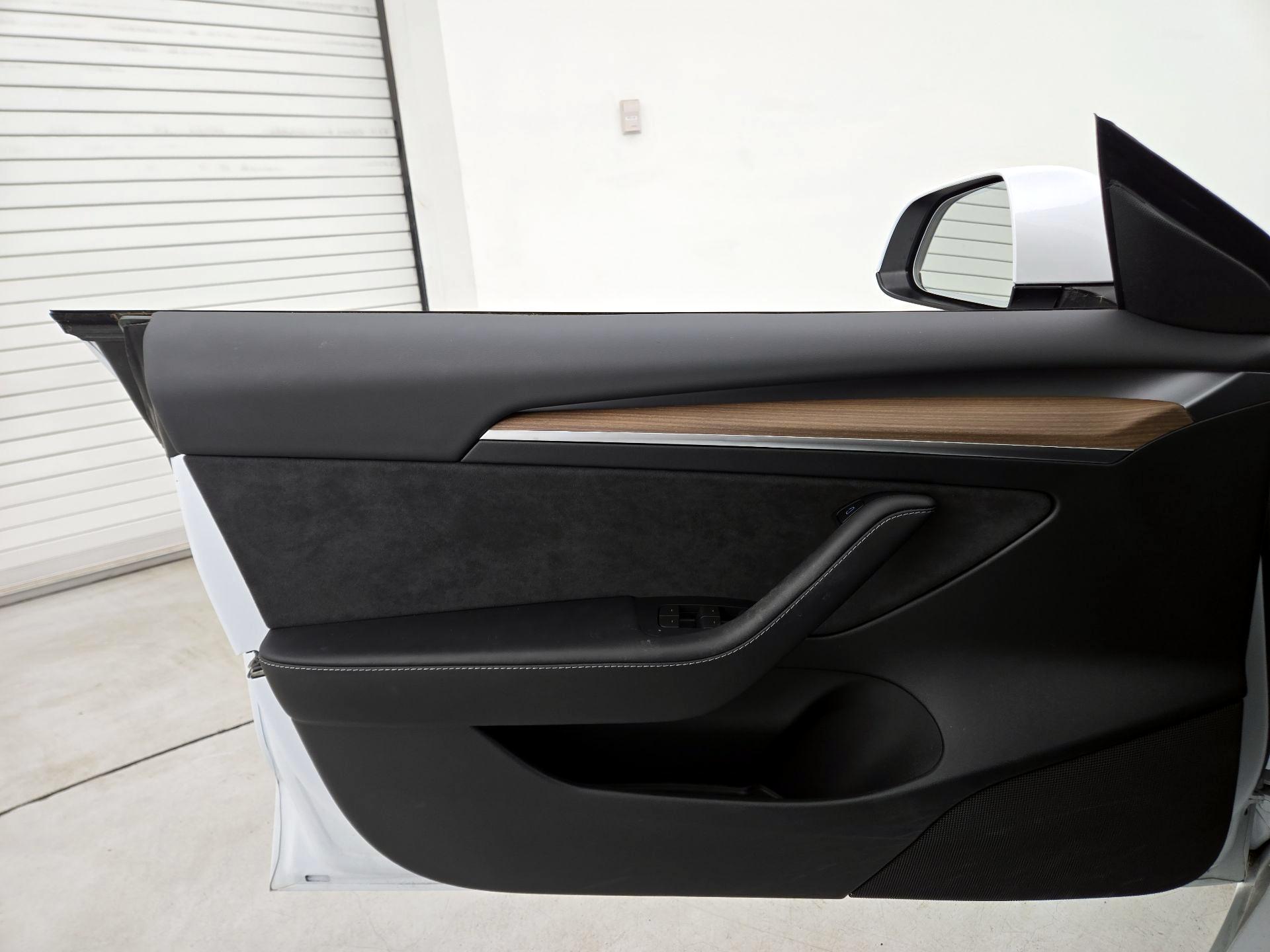 Thumbnail: 2023 Tesla Model 3 - 12