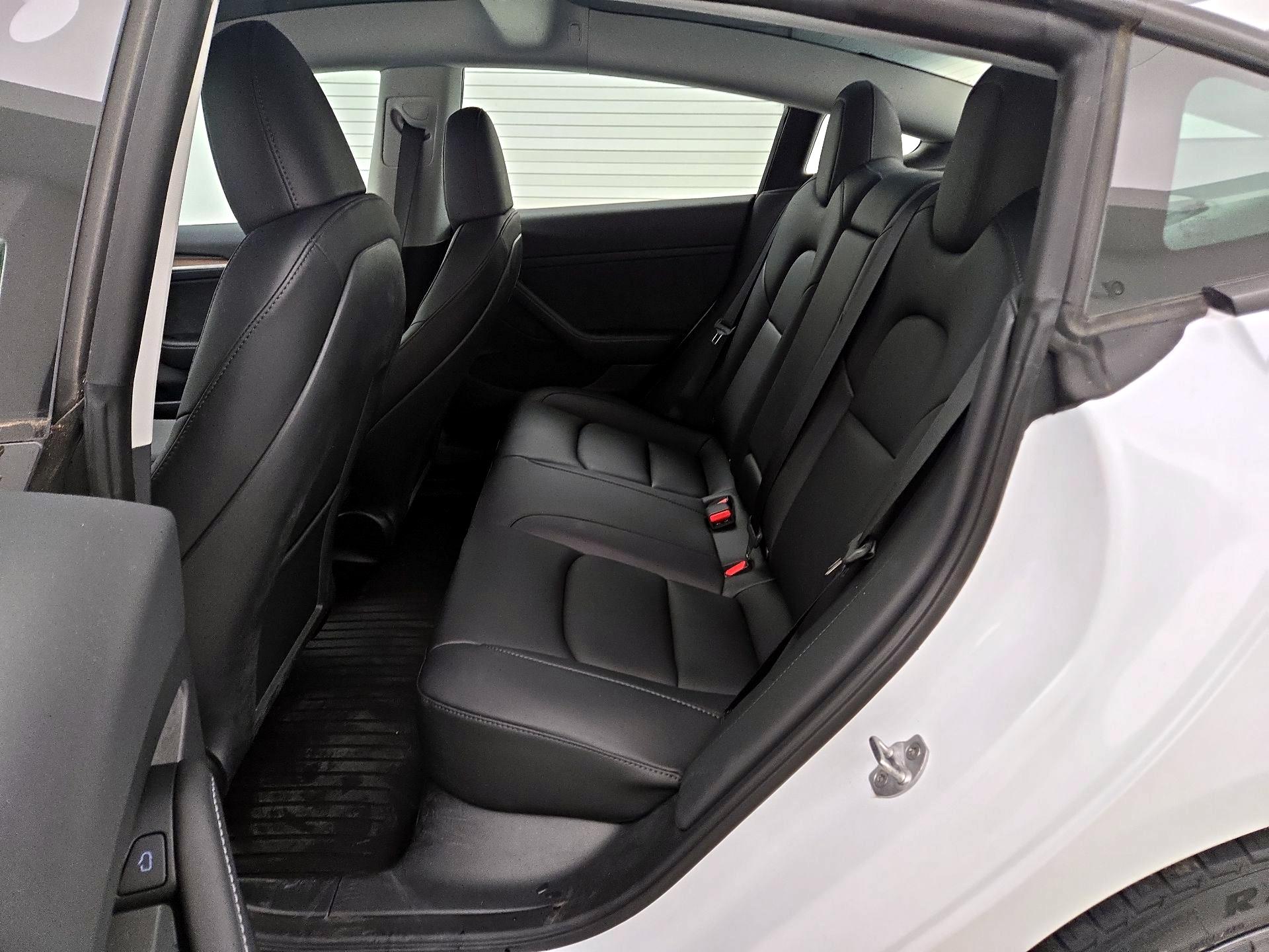 Thumbnail: 2023 Tesla Model 3 - 19