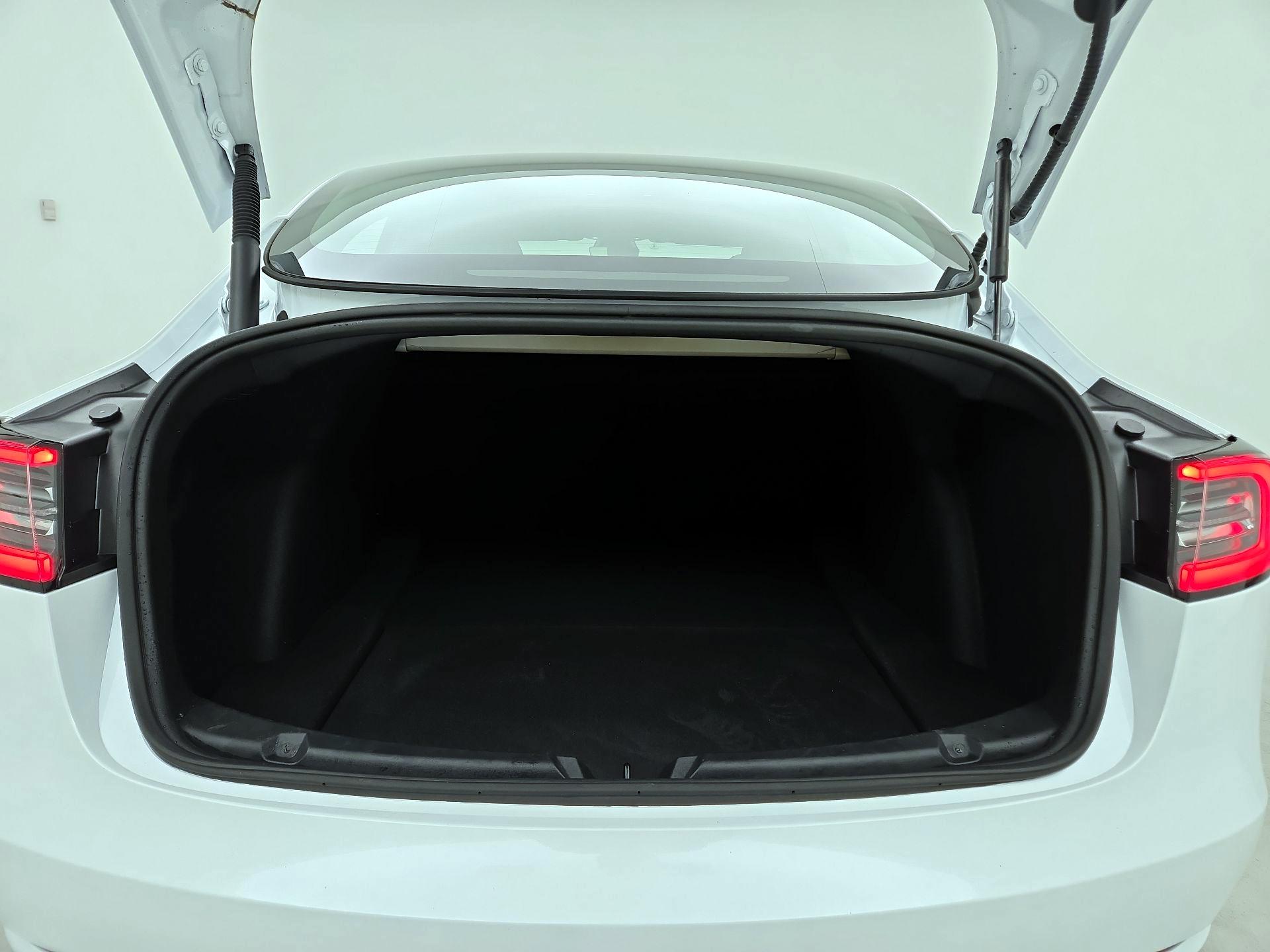 Thumbnail: 2023 Tesla Model 3 - 20