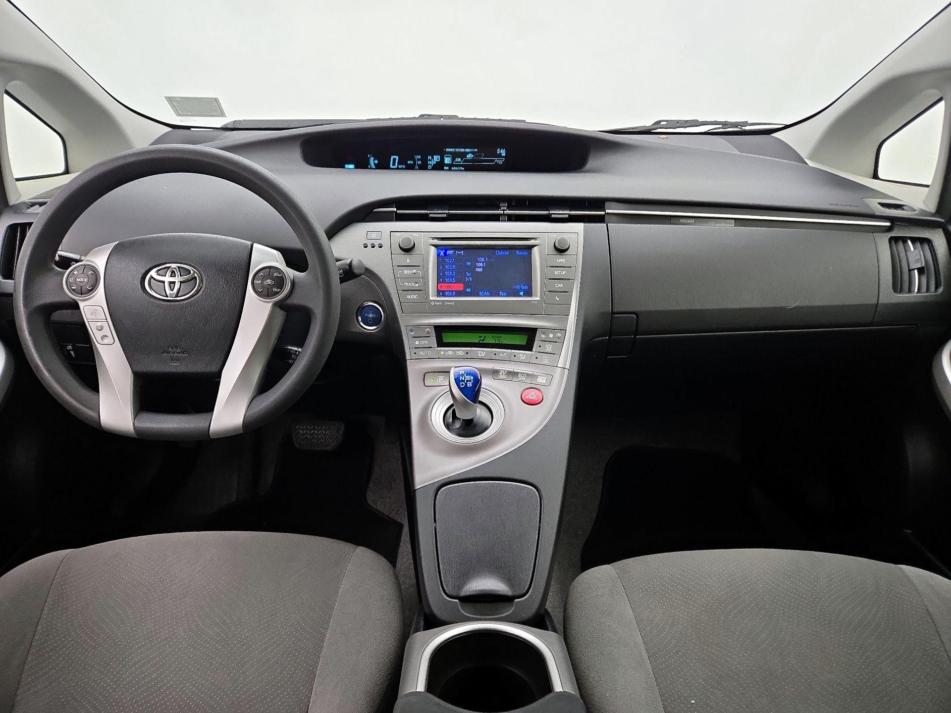 Thumbnail: 2015 Toyota Prius - 9