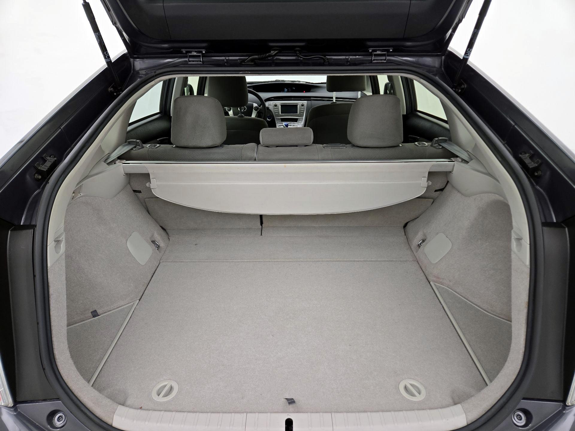 Thumbnail: 2015 Toyota Prius - 20