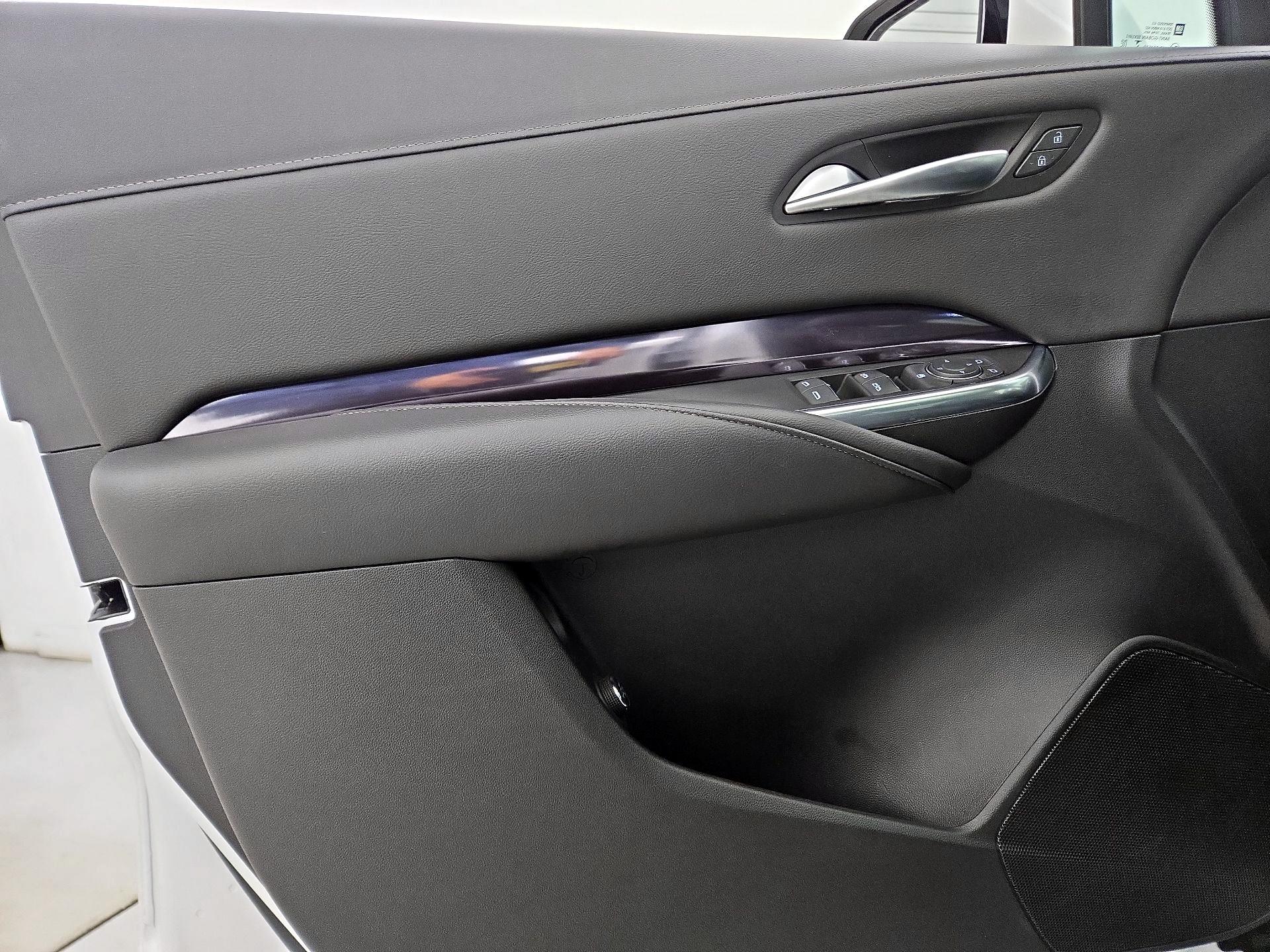 Thumbnail: 2023 Cadillac XT4 - 12