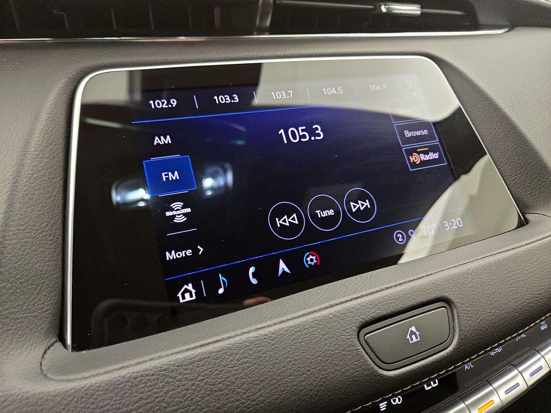 Thumbnail: 2023 Cadillac XT4 - 16