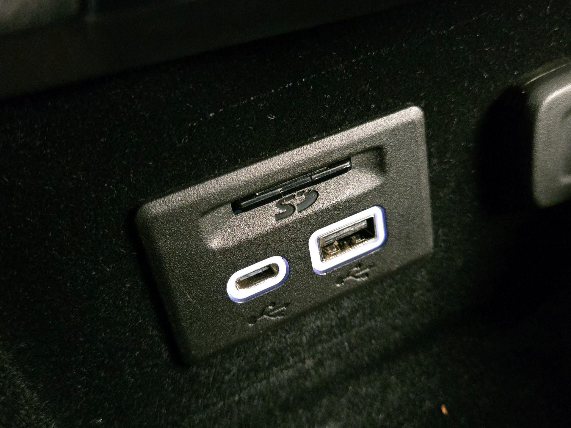 Thumbnail: 2023 Cadillac XT4 - 19