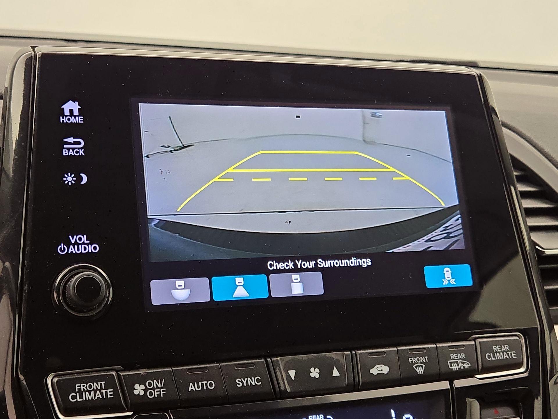 Thumbnail: 2018 Honda Odyssey - 14