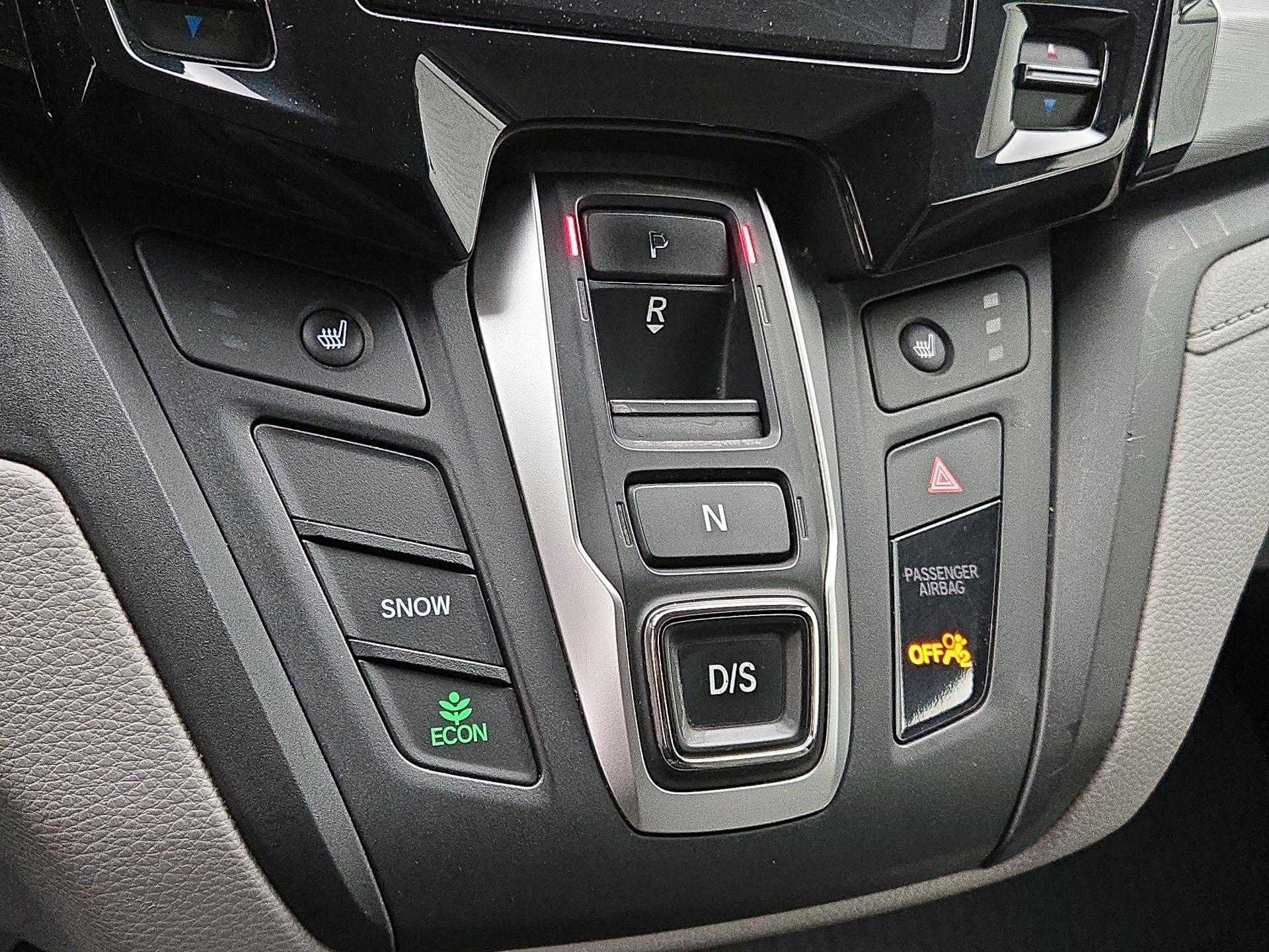 Thumbnail: 2018 Honda Odyssey - 17