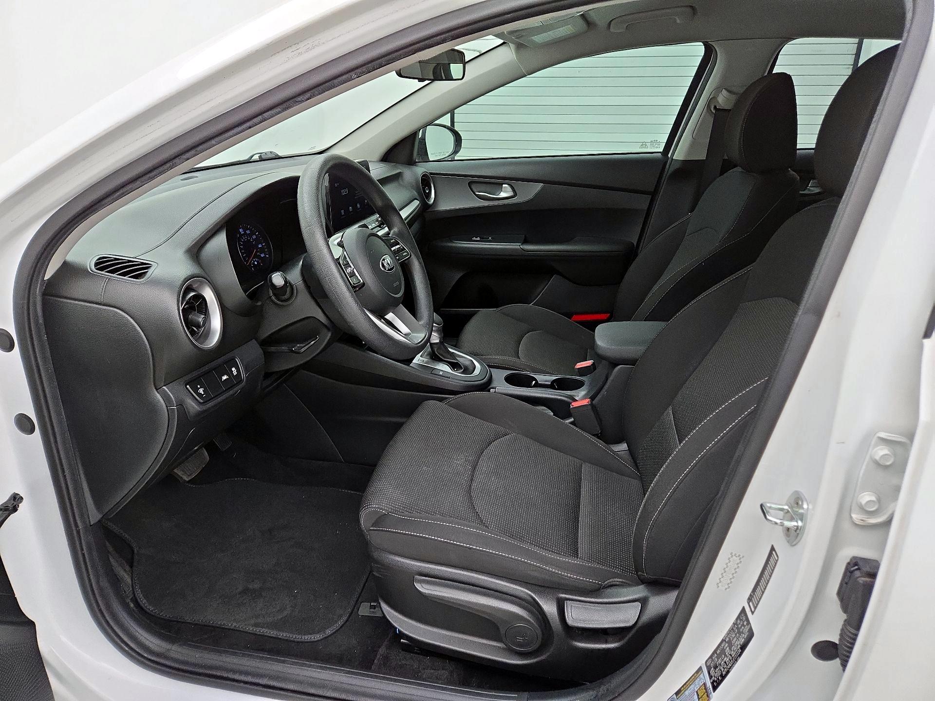 Thumbnail: 2020 Kia Forte - 11