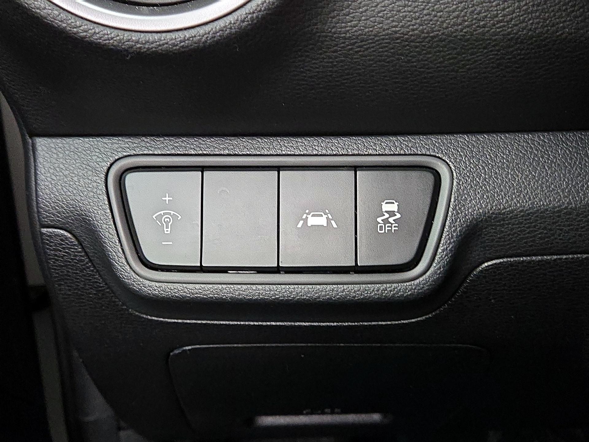 Thumbnail: 2020 Kia Forte - 13