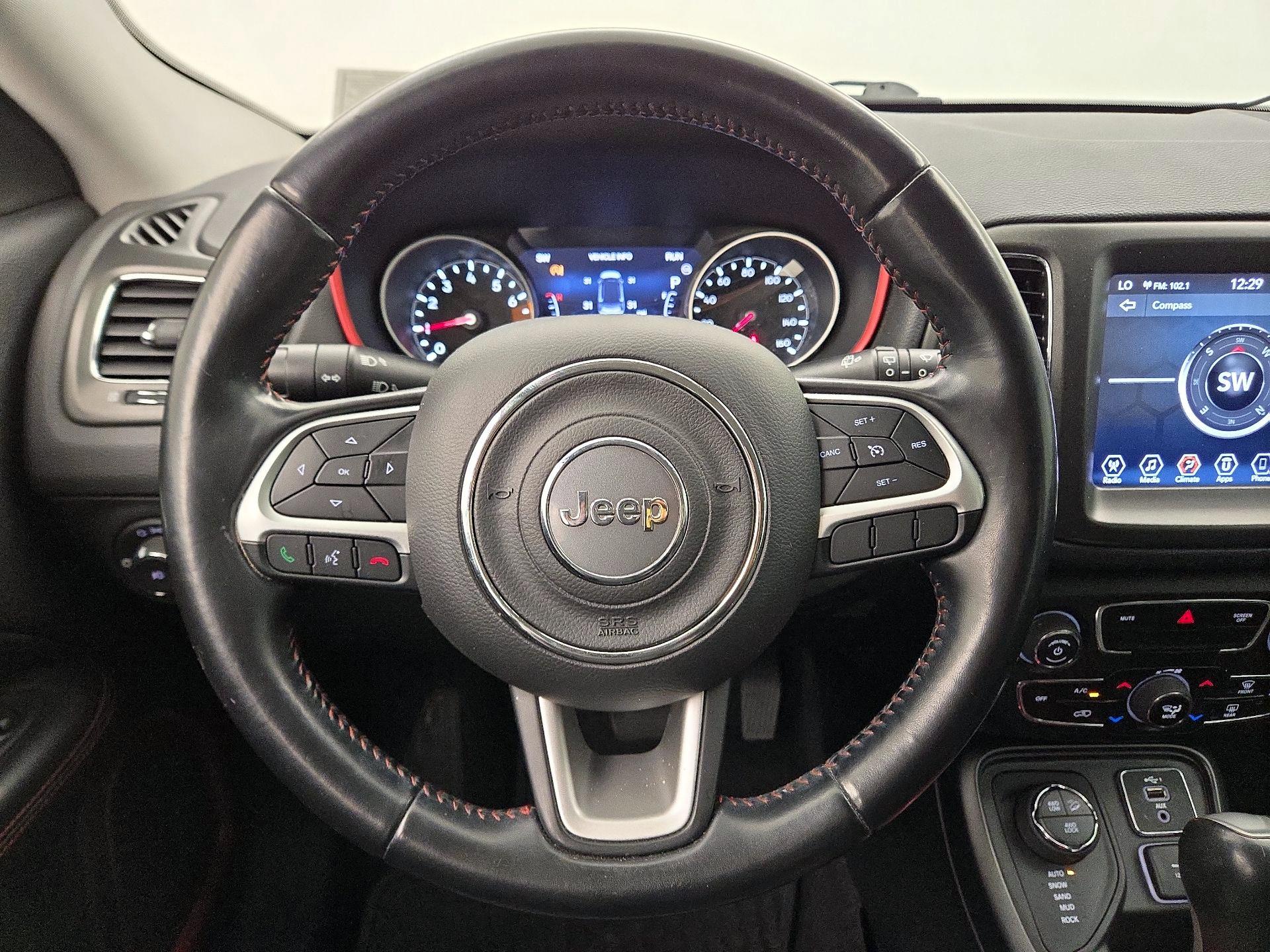 Thumbnail: 2020 Jeep Compass - 10