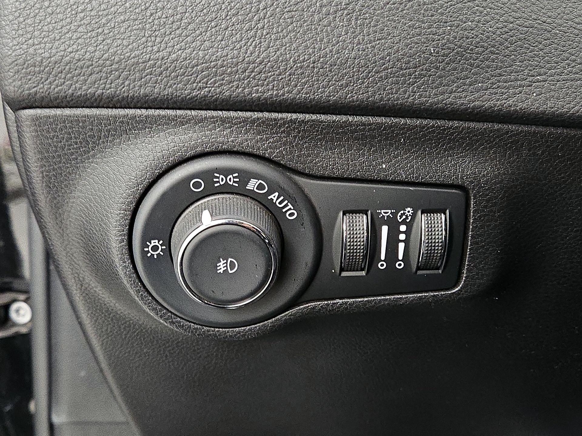 Thumbnail: 2020 Jeep Compass - 13