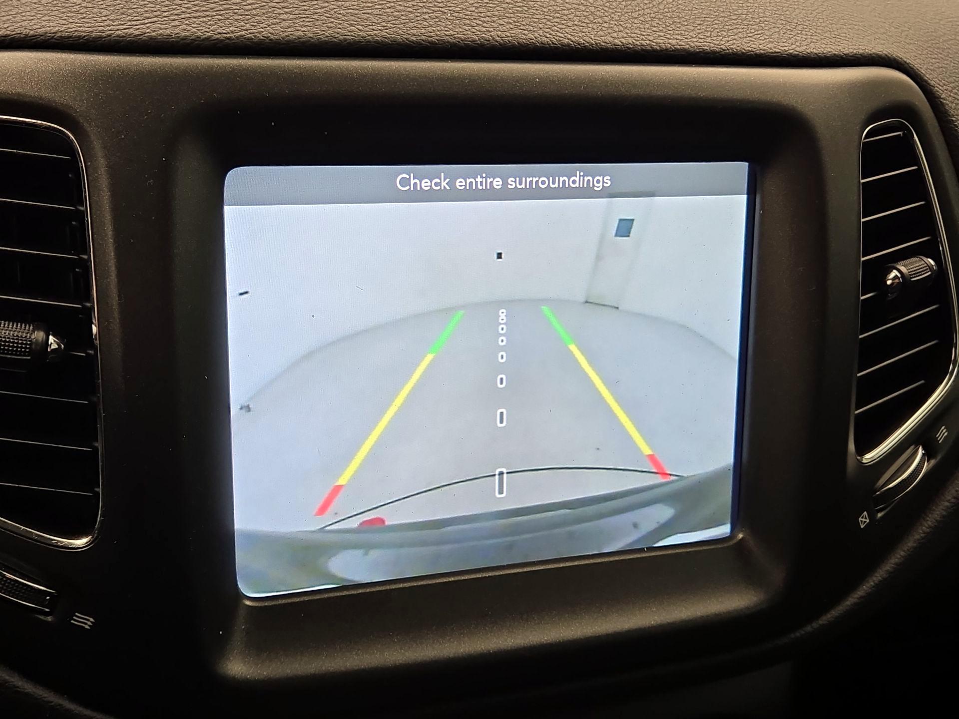 Thumbnail: 2020 Jeep Compass - 15