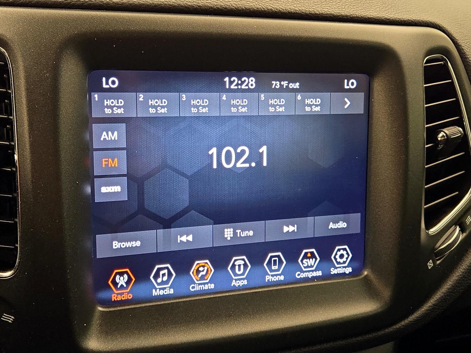 Thumbnail: 2020 Jeep Compass - 16