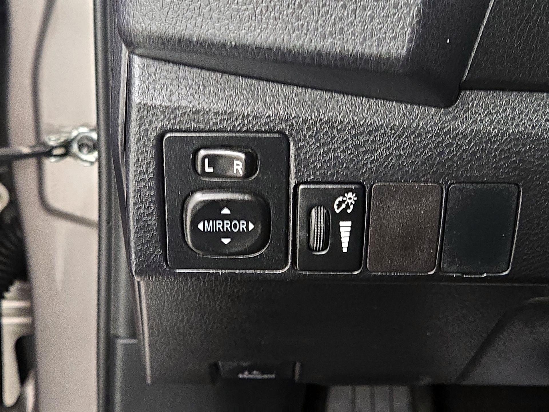 Thumbnail: 2016 Toyota Corolla - 13