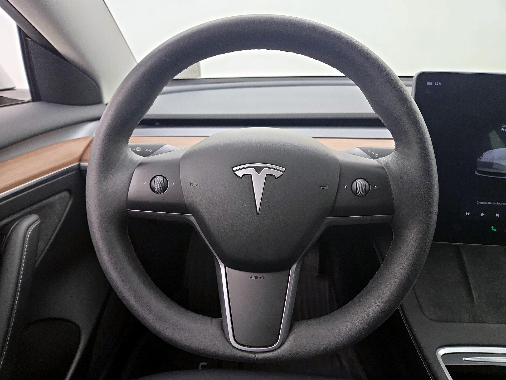 Thumbnail: 2023 Tesla Model 3 - 10