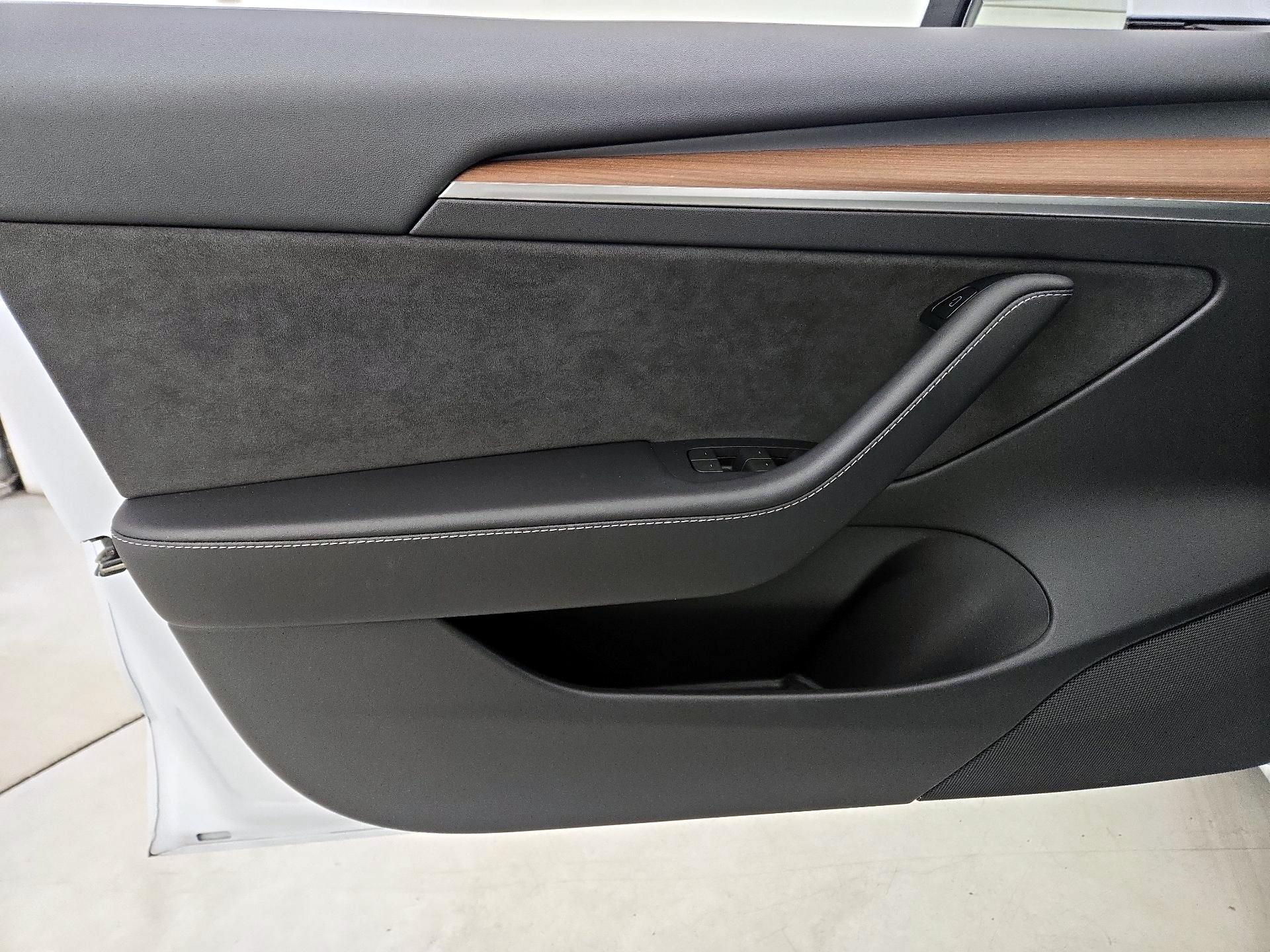 Thumbnail: 2023 Tesla Model 3 - 12