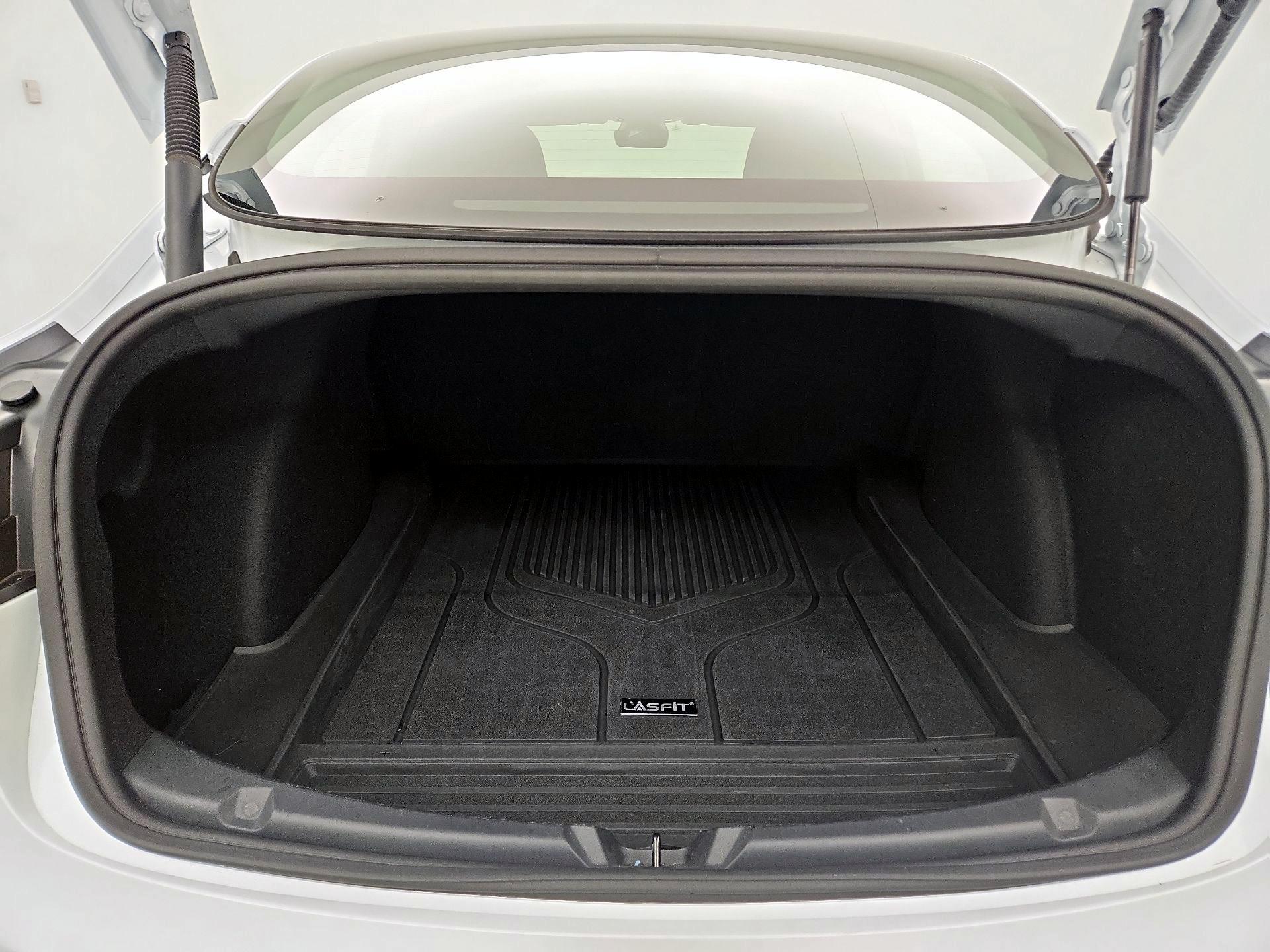 Thumbnail: 2023 Tesla Model 3 - 18