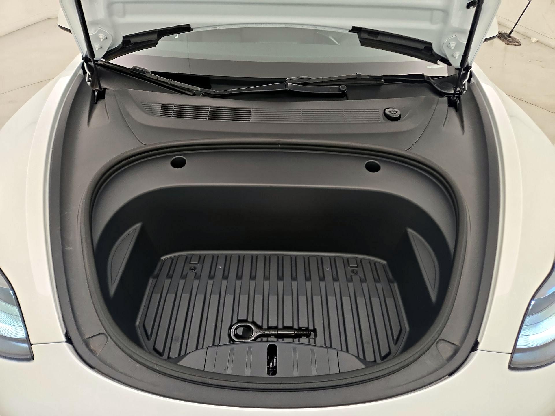 Thumbnail: 2023 Tesla Model 3 - 19