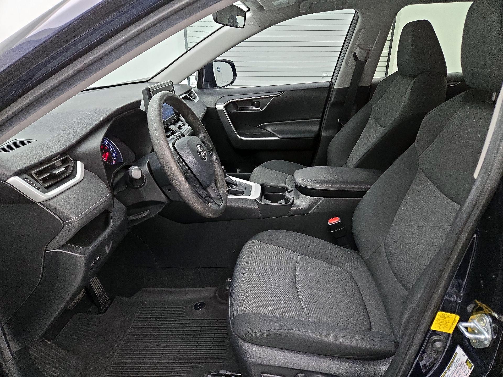 Thumbnail: 2020 Toyota RAV4 - 11