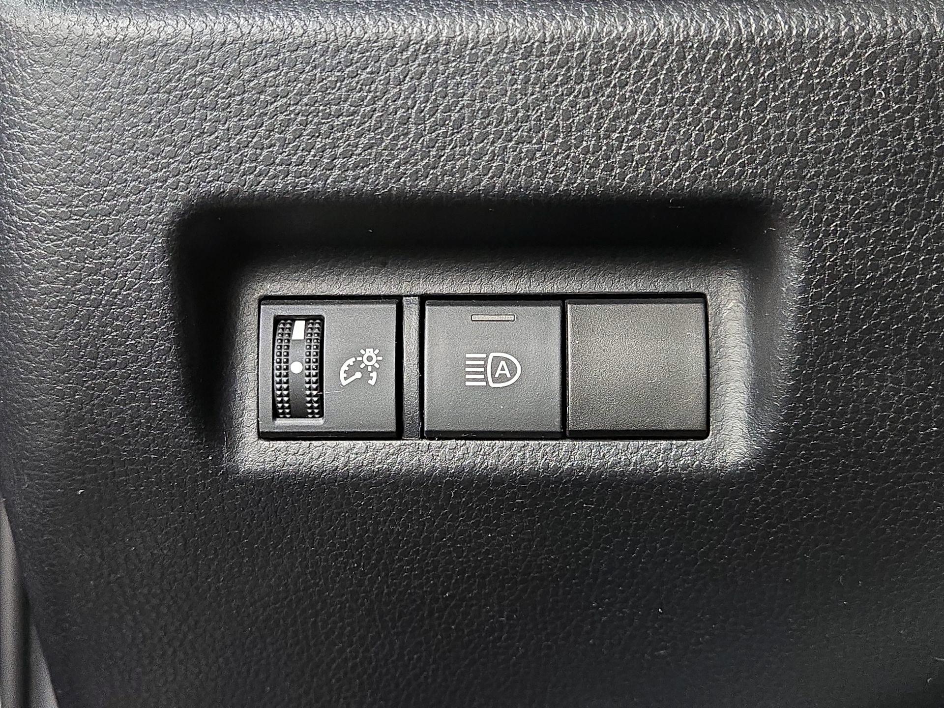 Thumbnail: 2020 Toyota RAV4 - 13