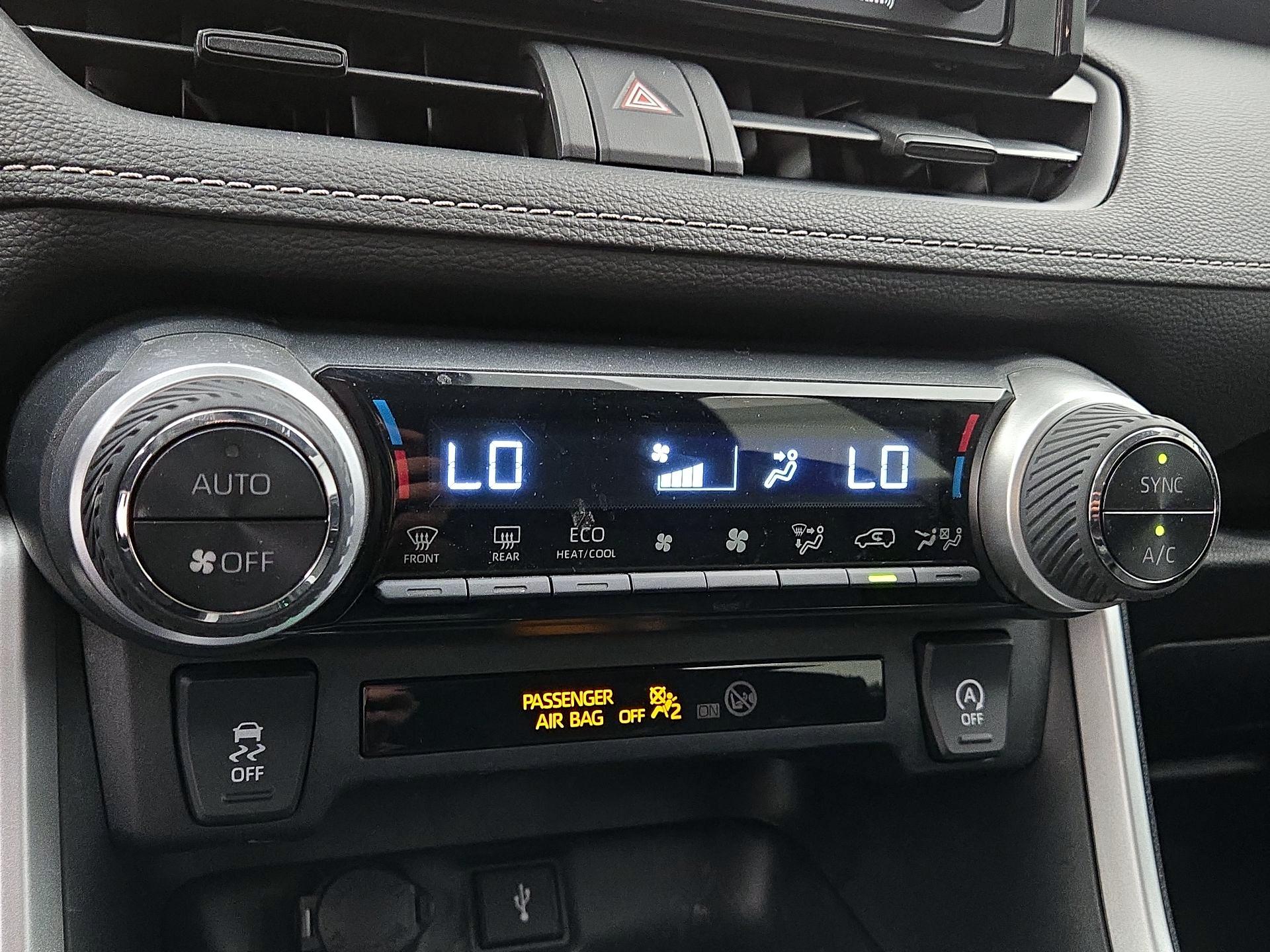 Thumbnail: 2020 Toyota RAV4 - 16