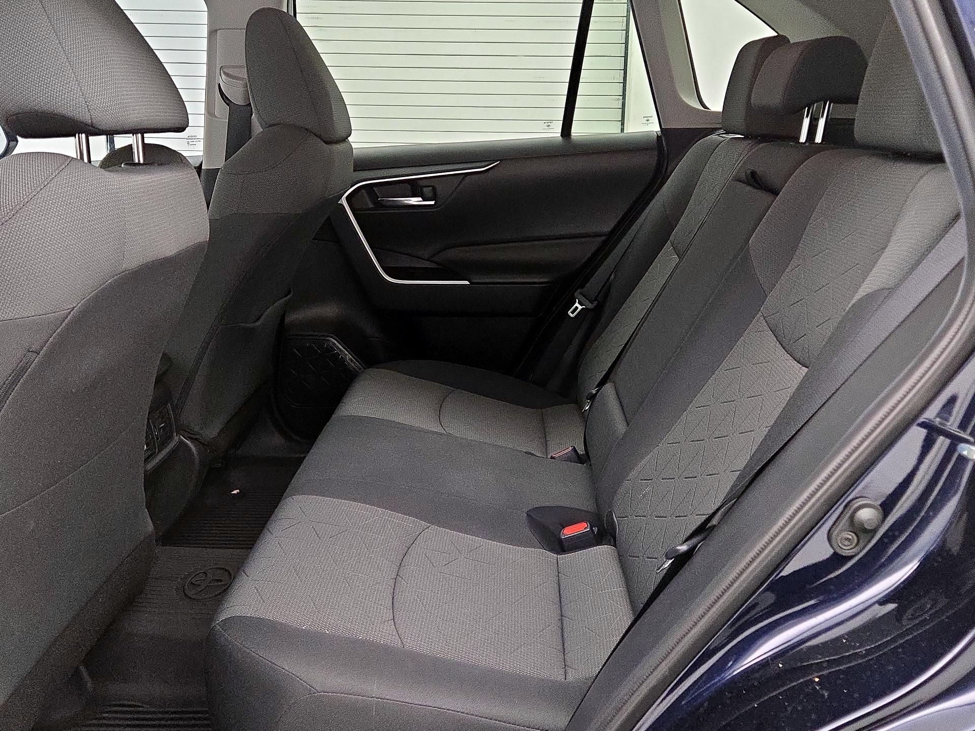 Thumbnail: 2020 Toyota RAV4 - 19