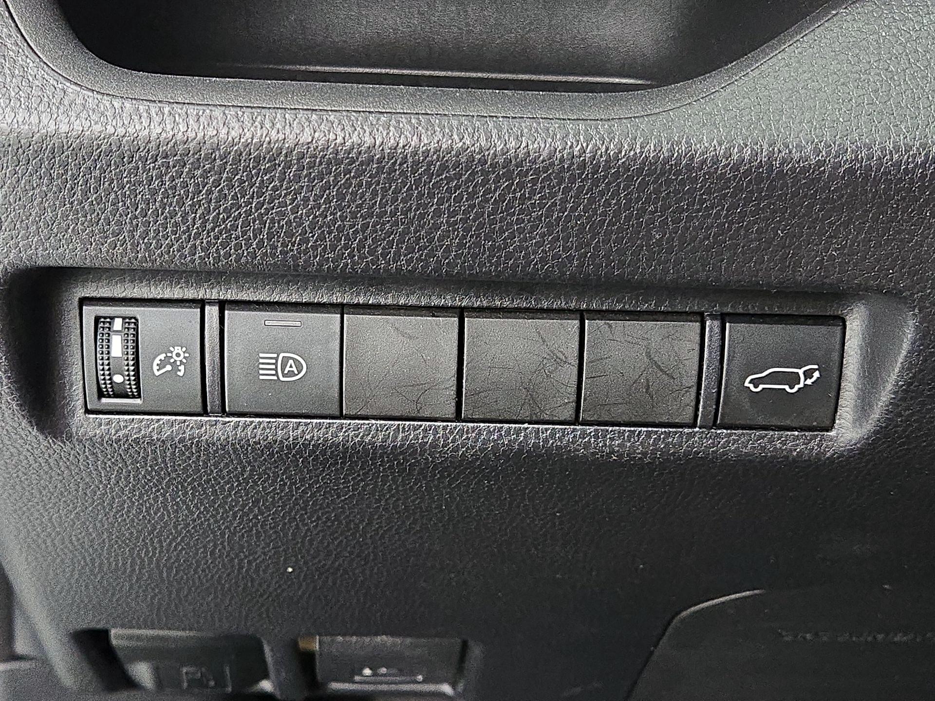 Thumbnail: 2019 Toyota RAV4 - 13