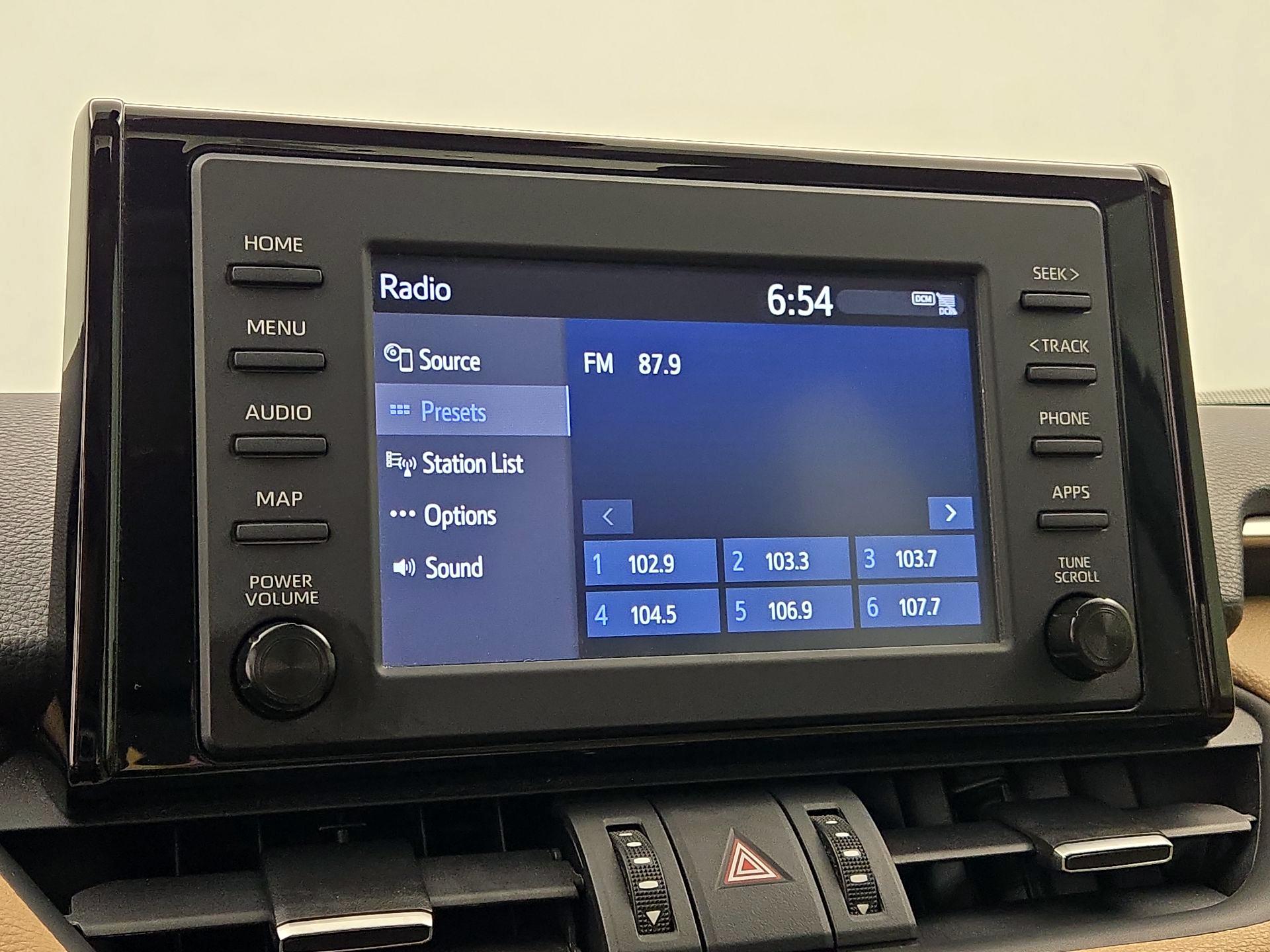 Thumbnail: 2019 Toyota RAV4 - 15