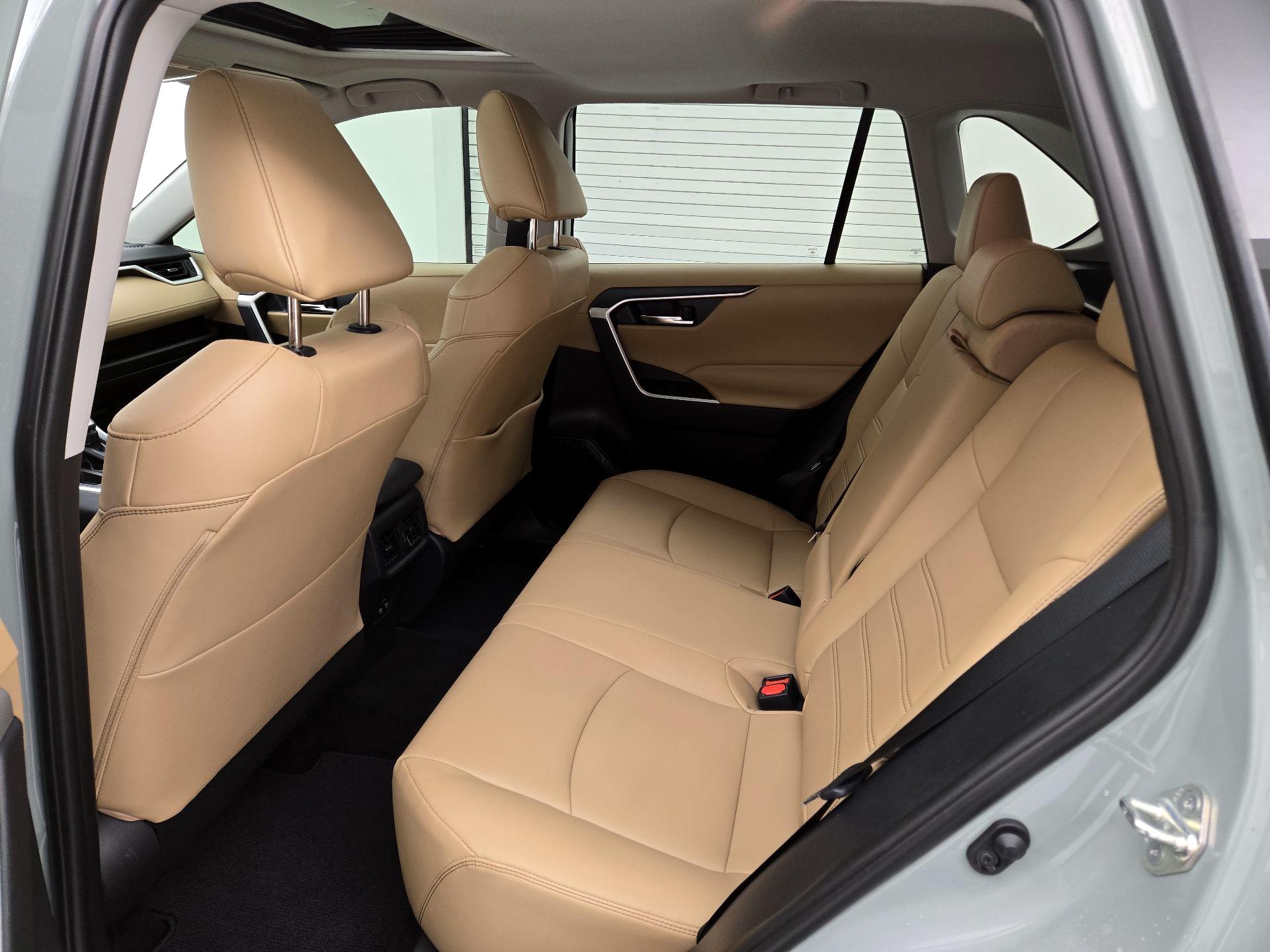 Thumbnail: 2019 Toyota RAV4 - 20