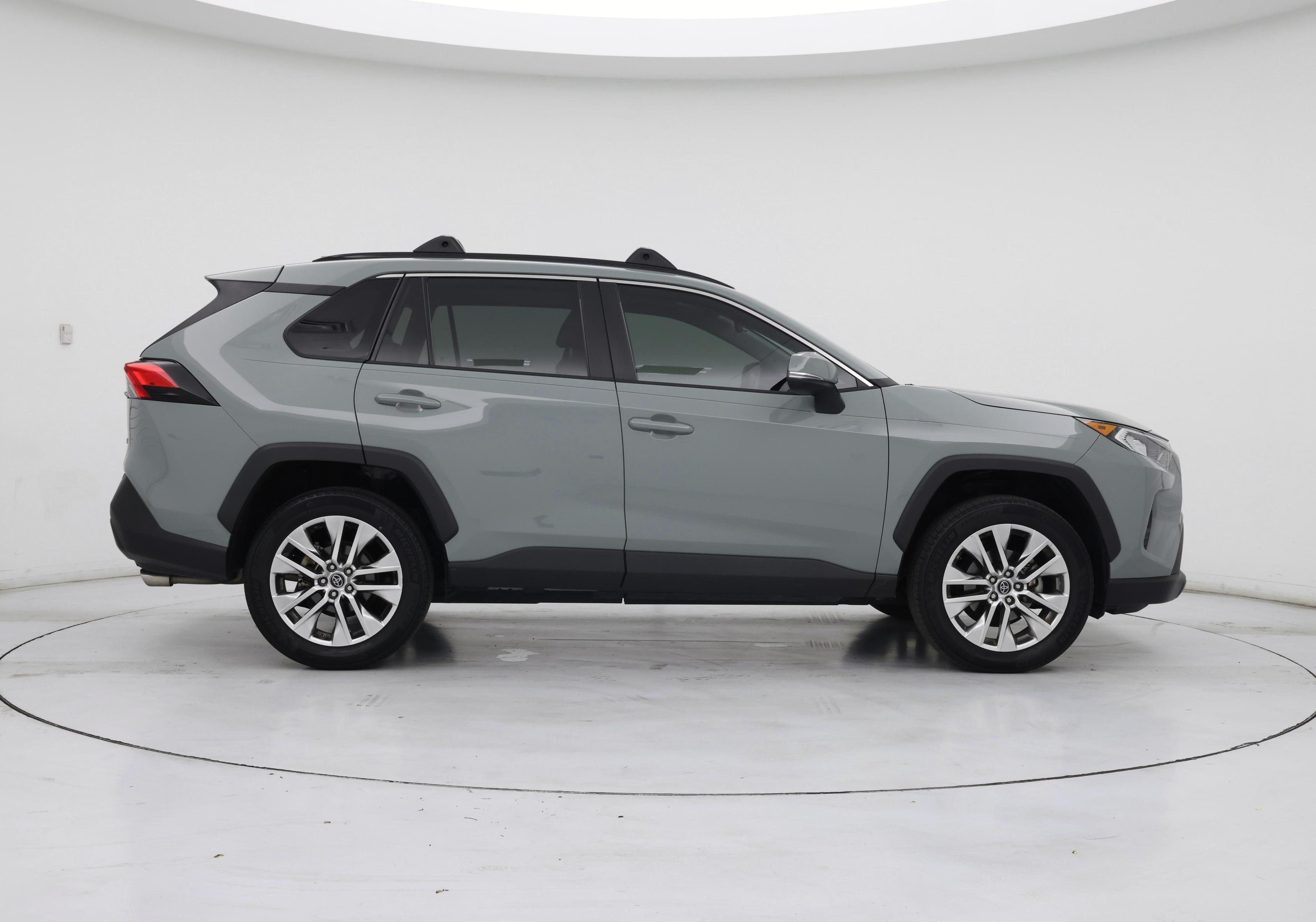 Thumbnail: 2019 Toyota RAV4 - 7