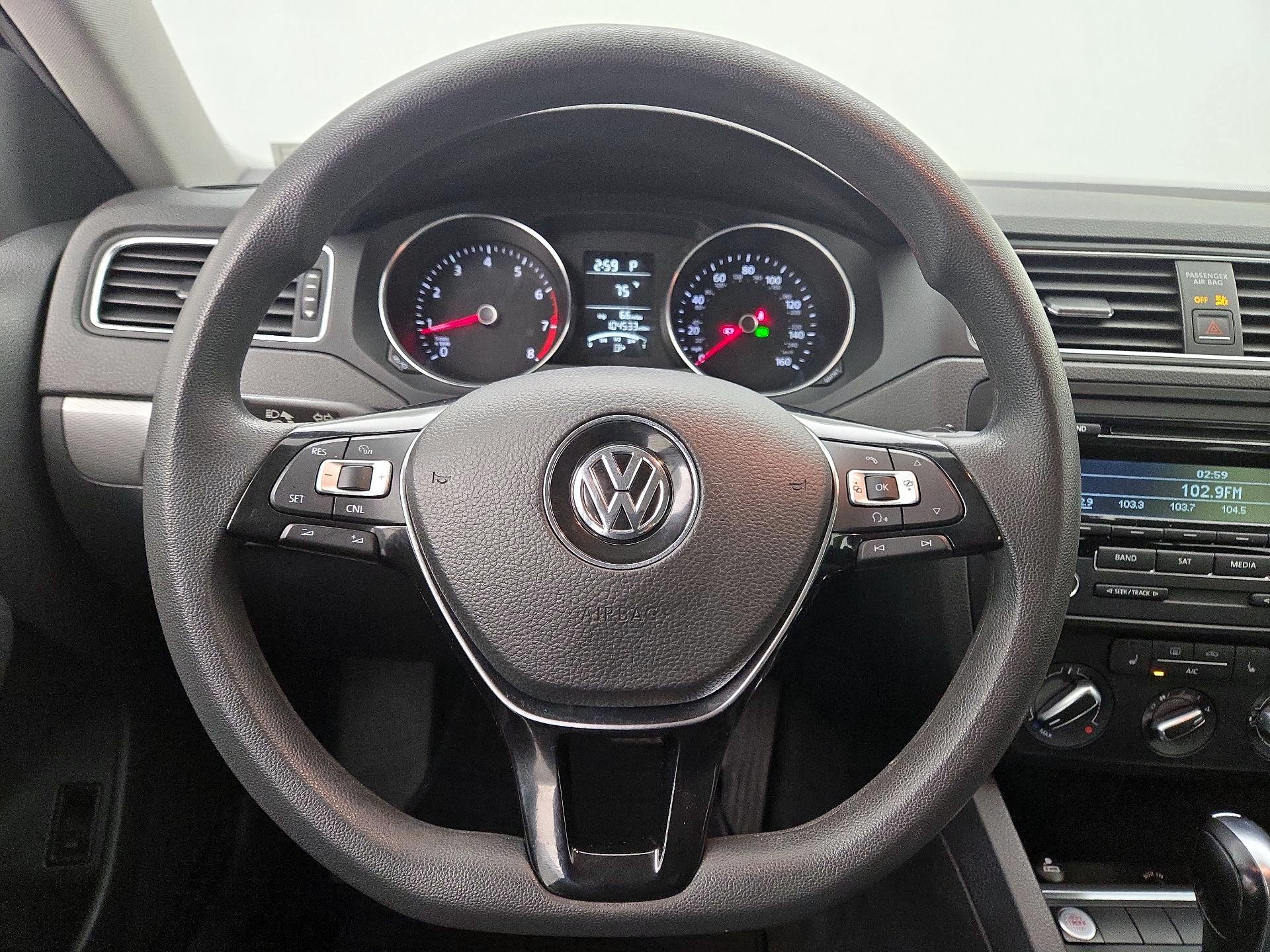 Thumbnail: 2015 Volkswagen Jetta - 10